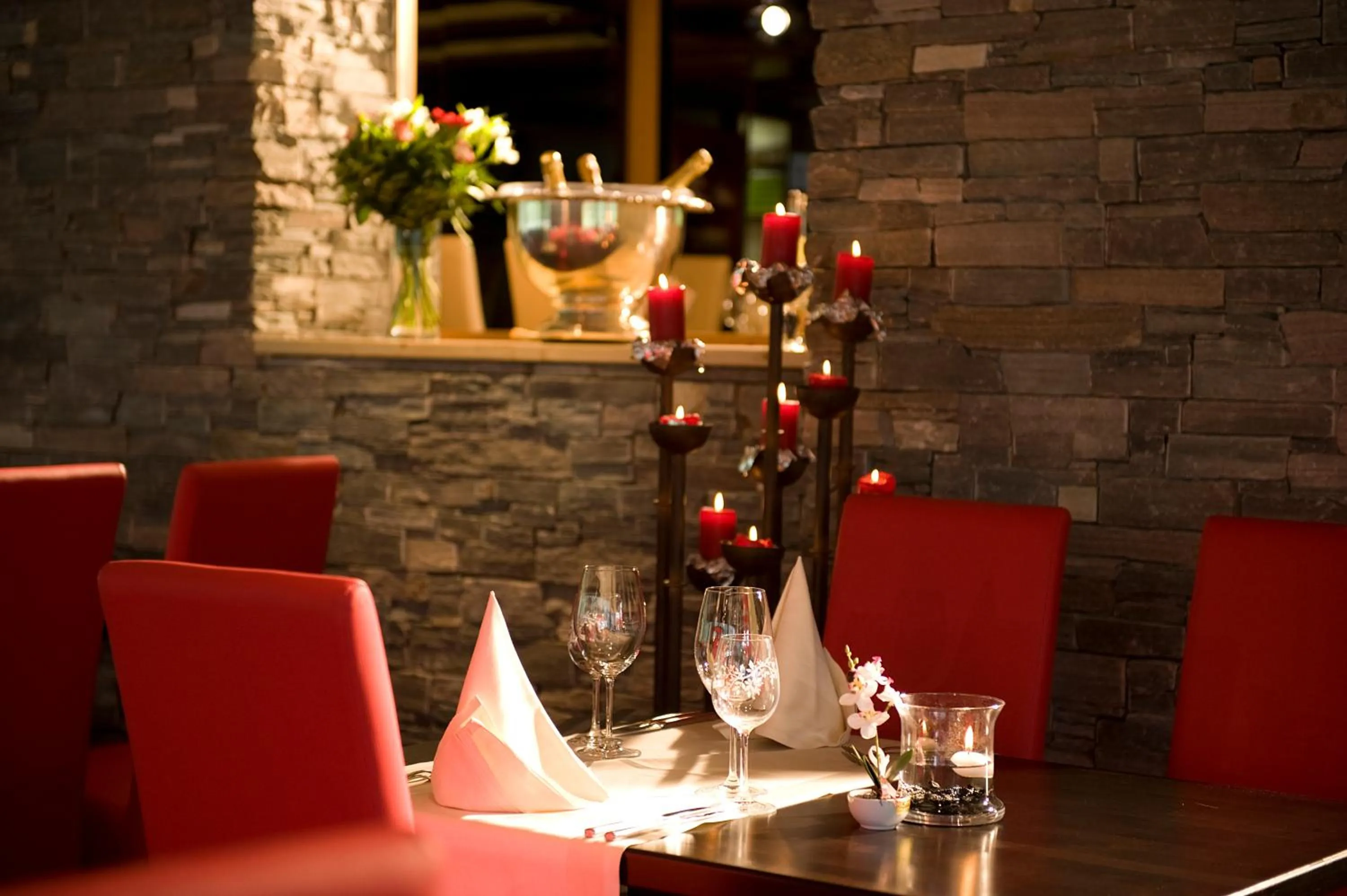 Restaurant/places to eat in Hotel Restaurant Waldhaus