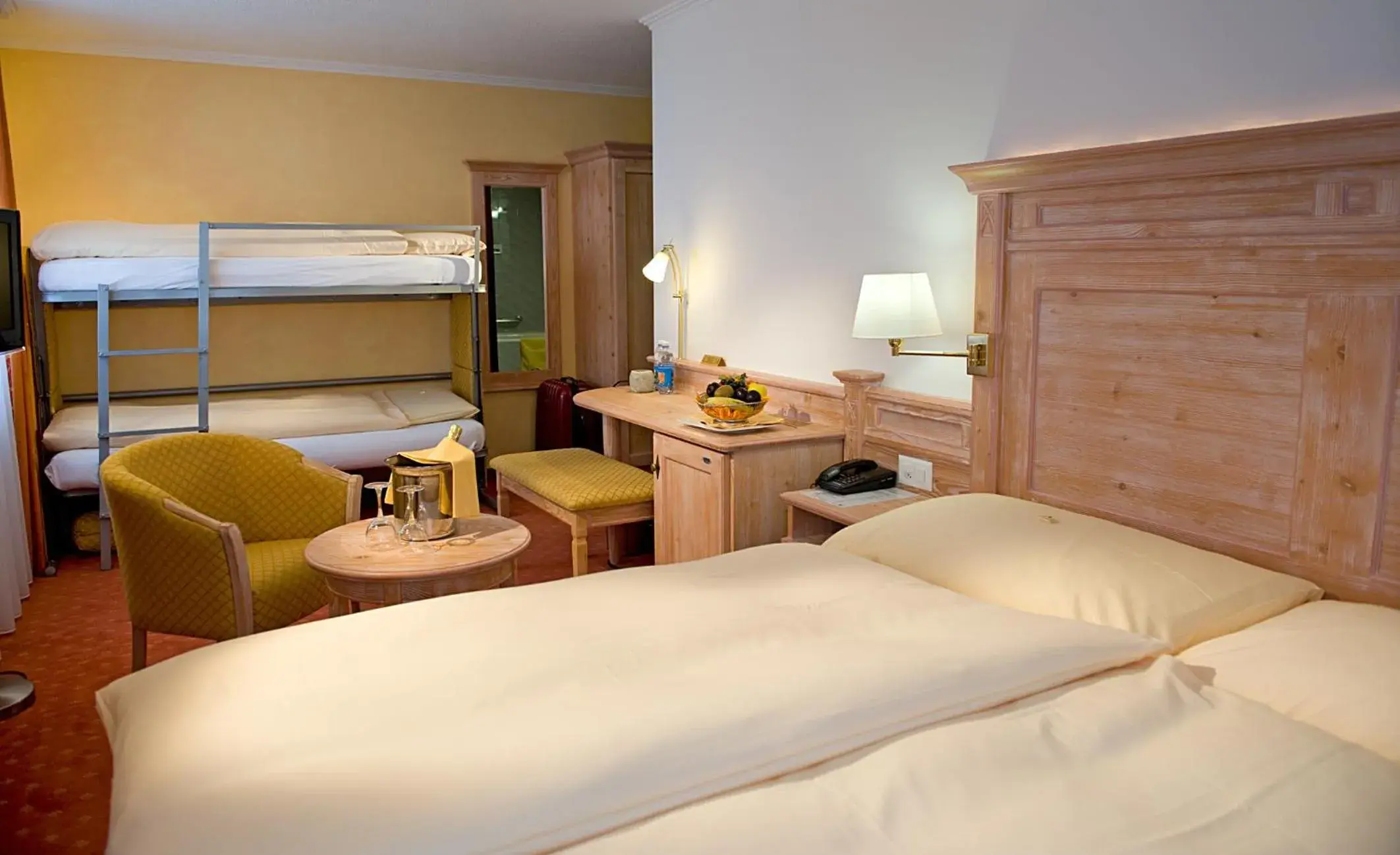 Triple Room with Garden View in Hotel Restaurant Waldhaus Triple Room with Garden View in Hotel Restaurant Waldhaus