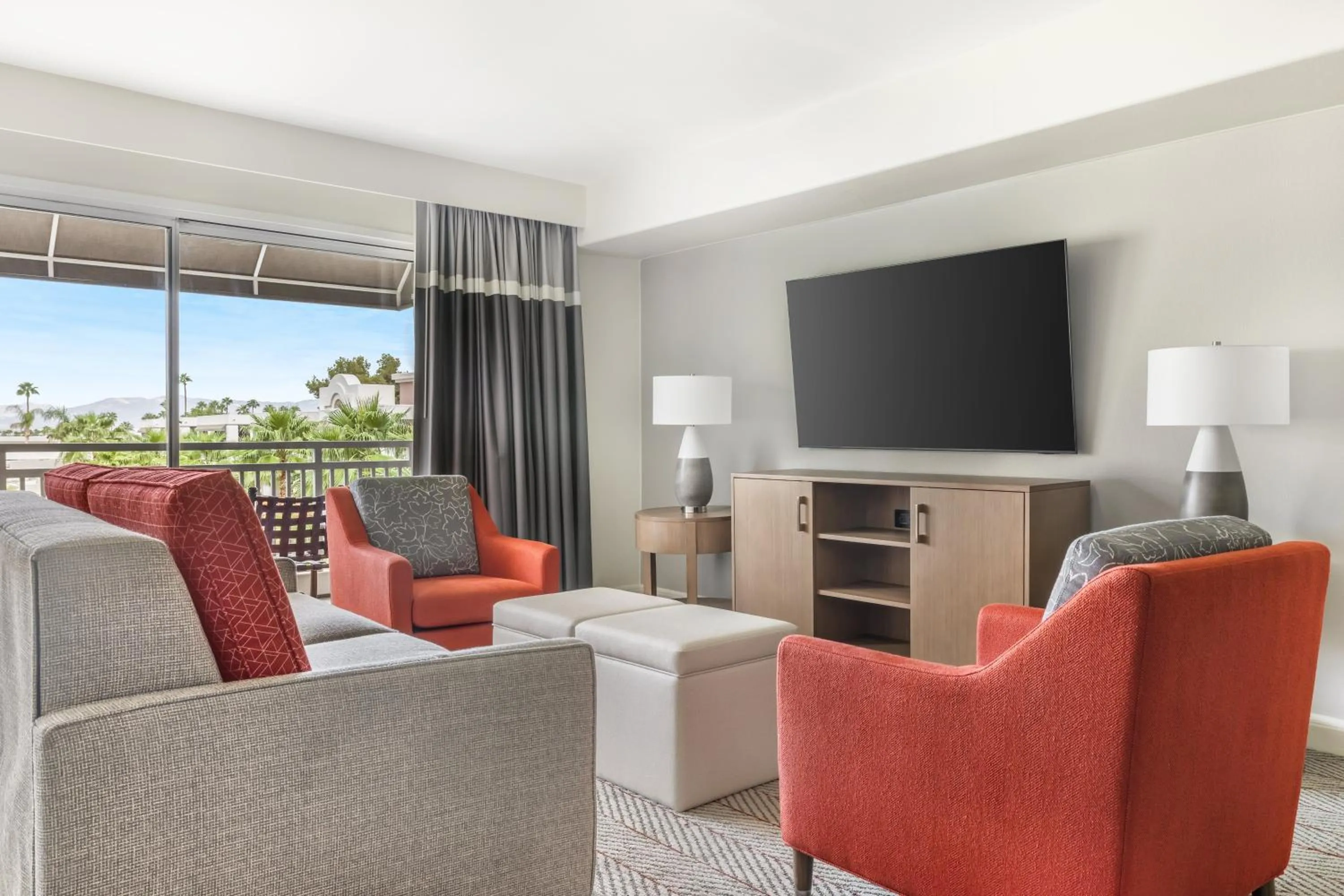 Living room in Hilton Vacation Club Palm Canyon Palm Springs