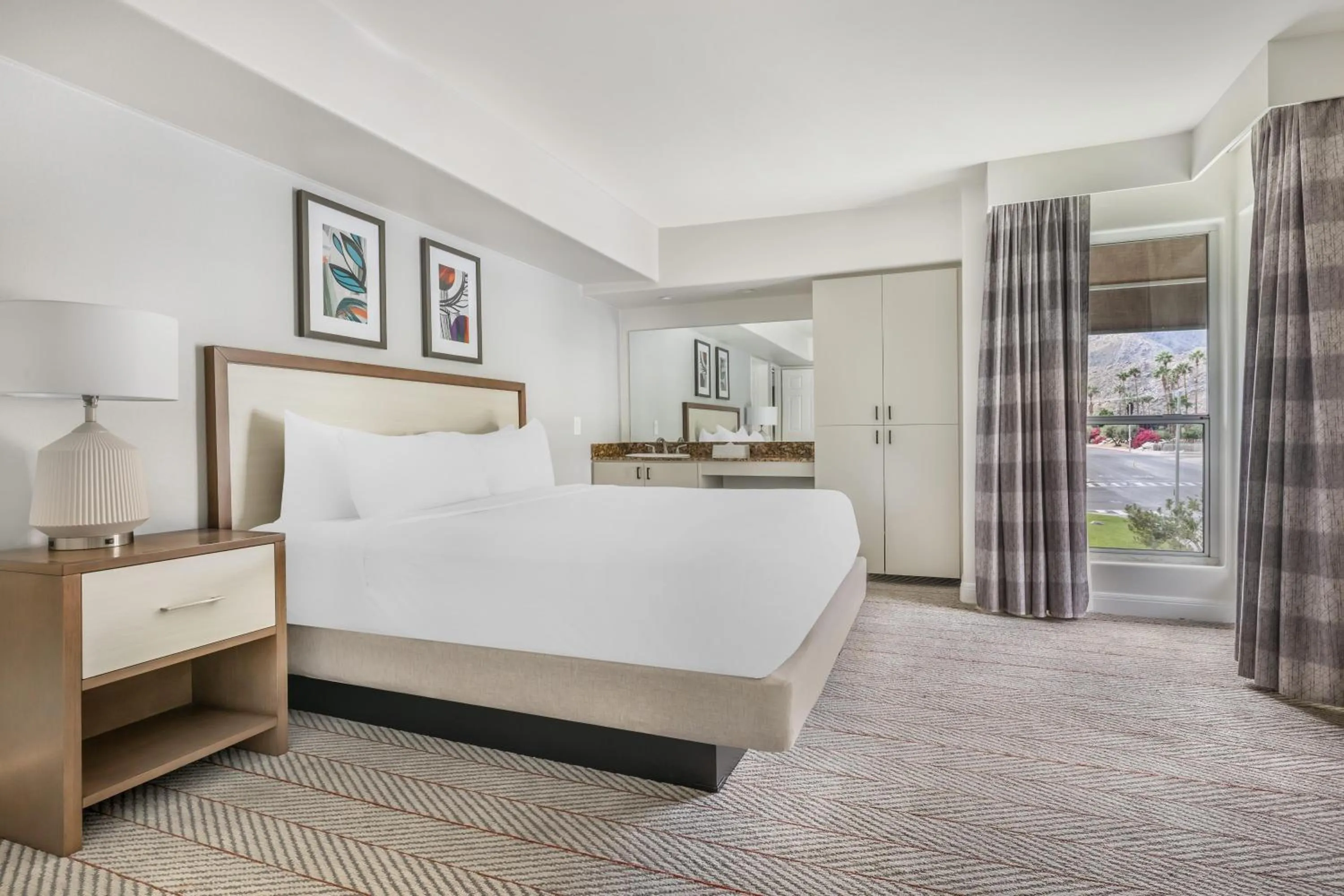 Bed in Hilton Vacation Club Palm Canyon Palm Springs