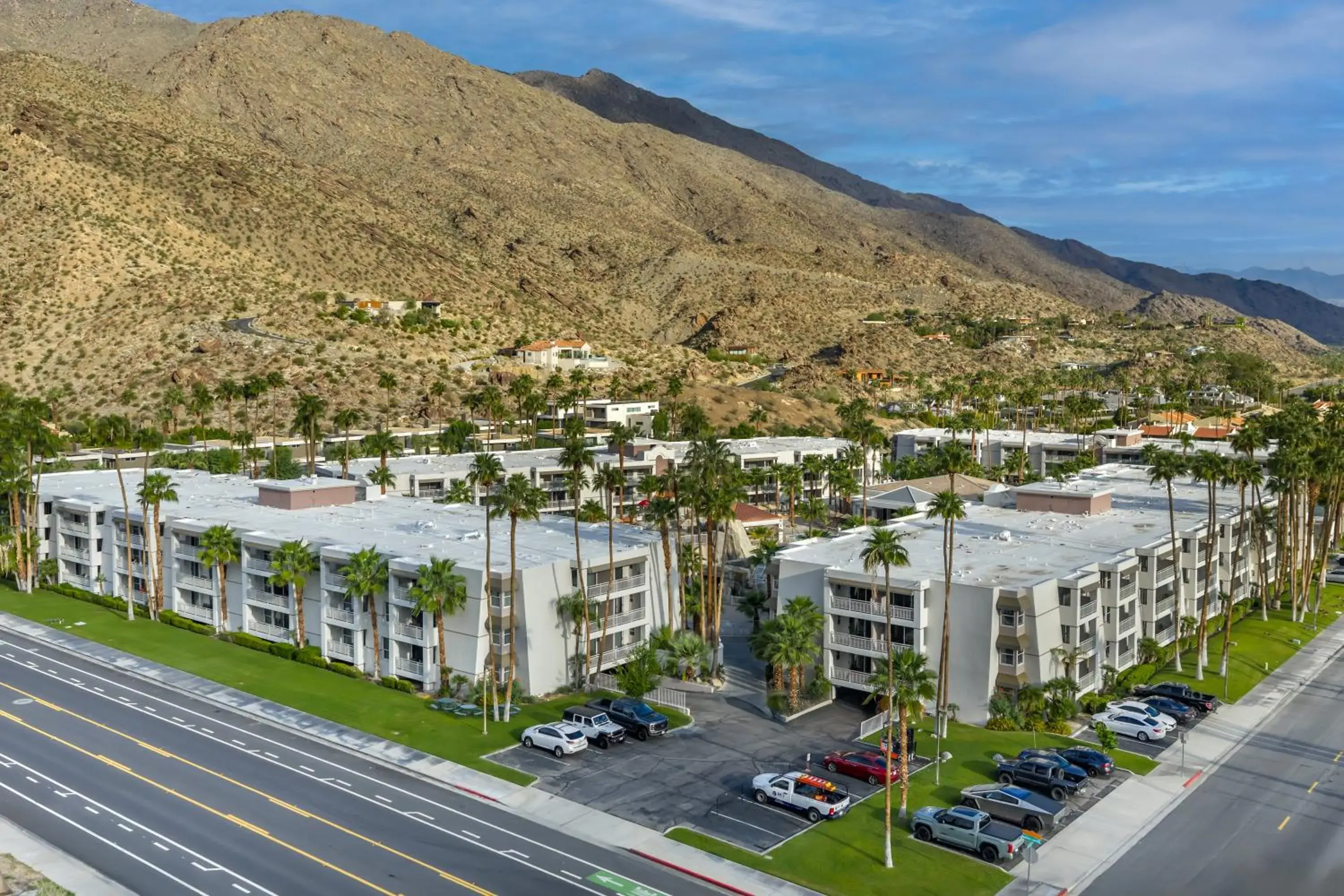 Property building in Hilton Vacation Club Palm Canyon Palm Springs Property building in Hilton Vacation Club Palm Canyon Palm Springs