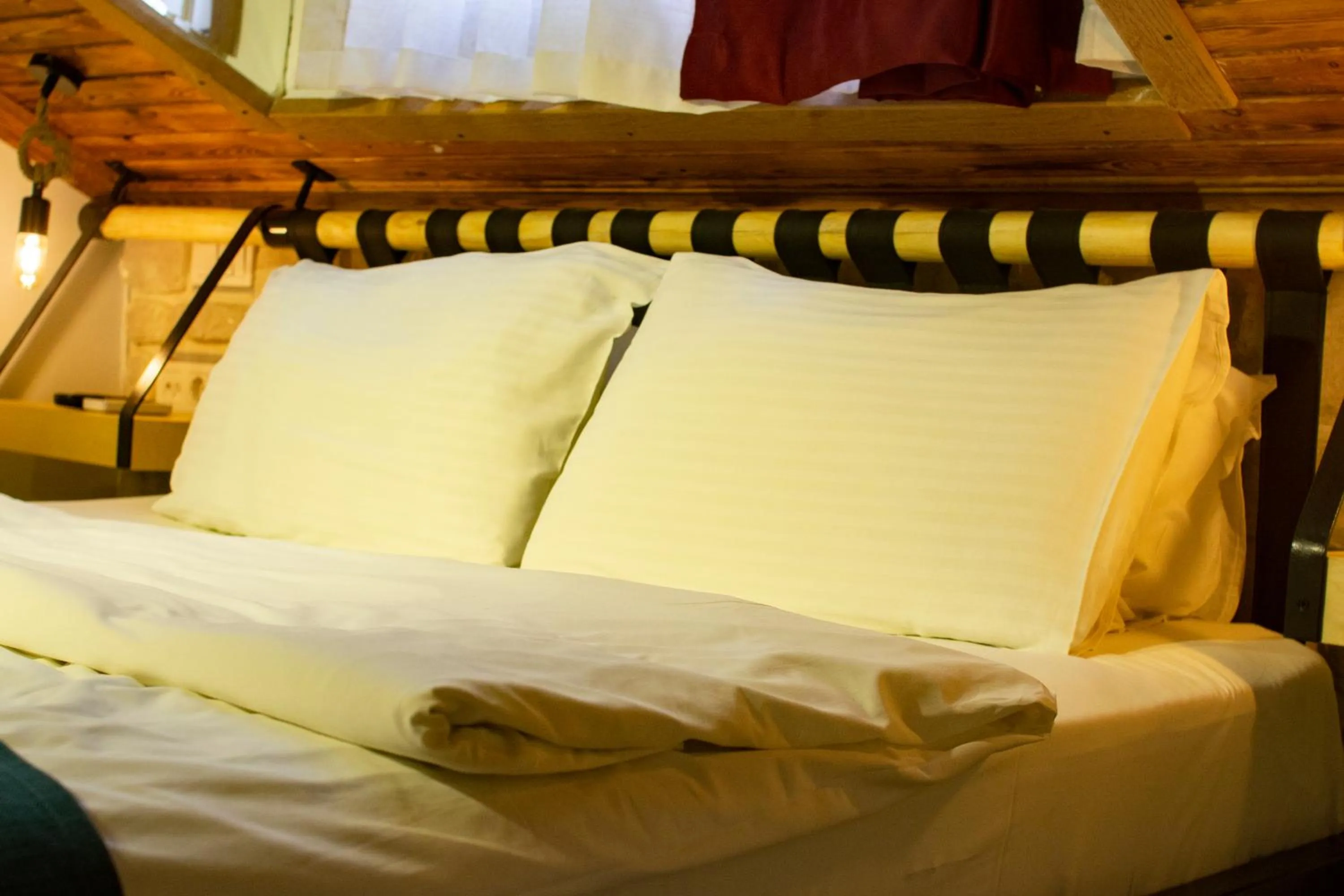 Photo of the whole room, Bed in Hot Budget Ortakoy