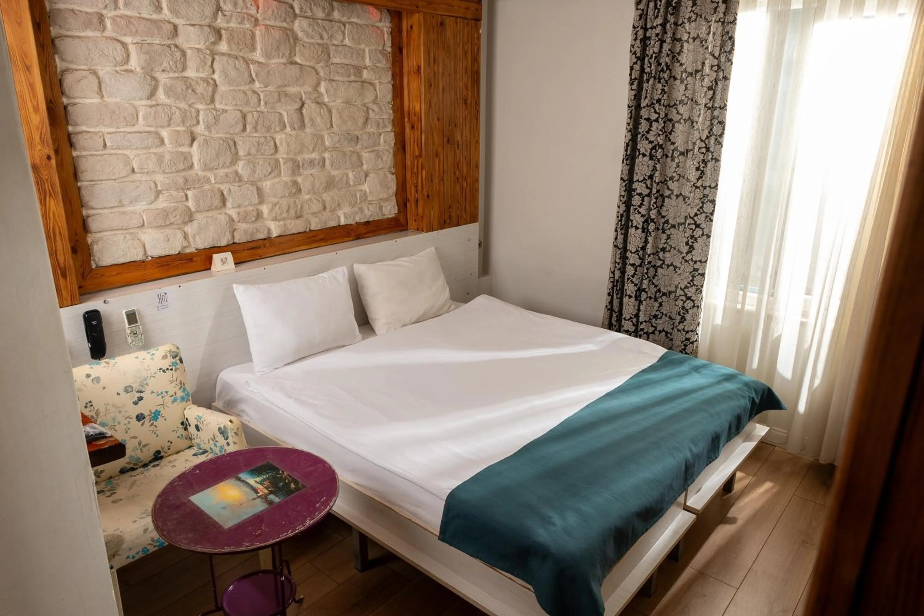 Bed in Hot Budget Ortakoy
