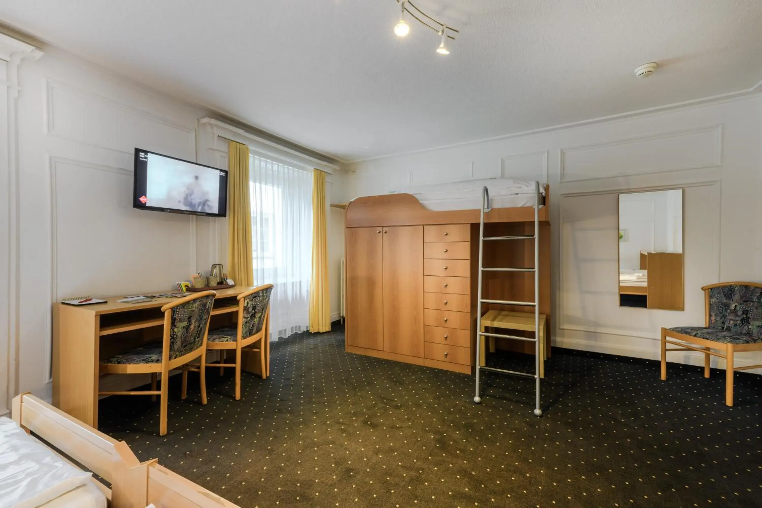 Triple Room in Poschiavo Suisse Hotel Triple Room in Poschiavo Suisse Hotel