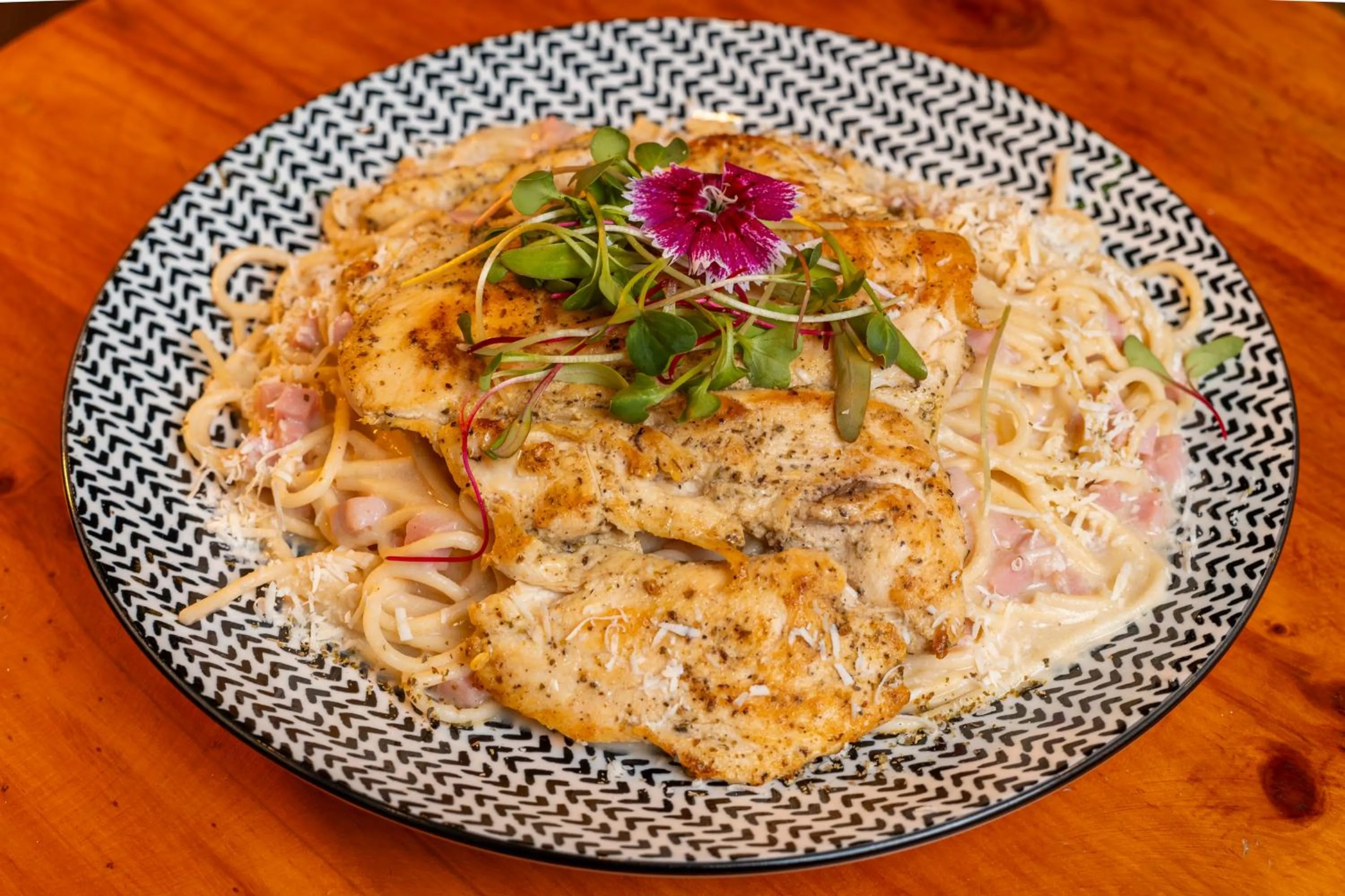 Restaurant/places to eat in Montreal Magdalena Del Mar Hotel