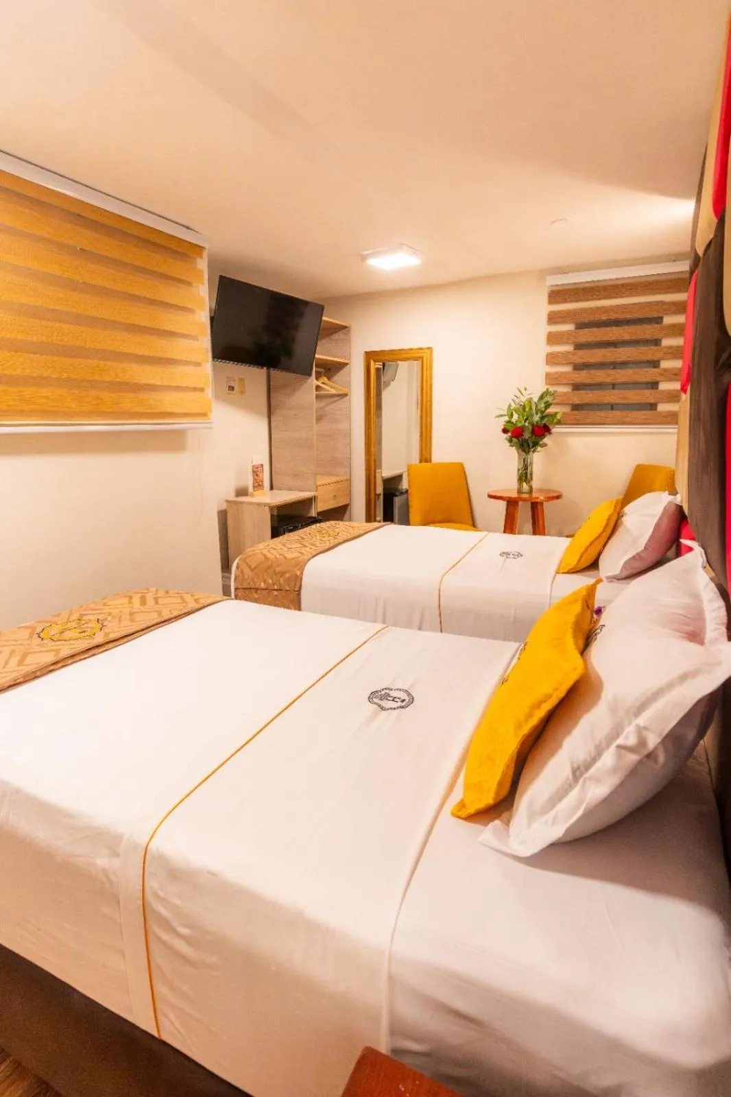 Bed in Montreal Magdalena Del Mar Hotel