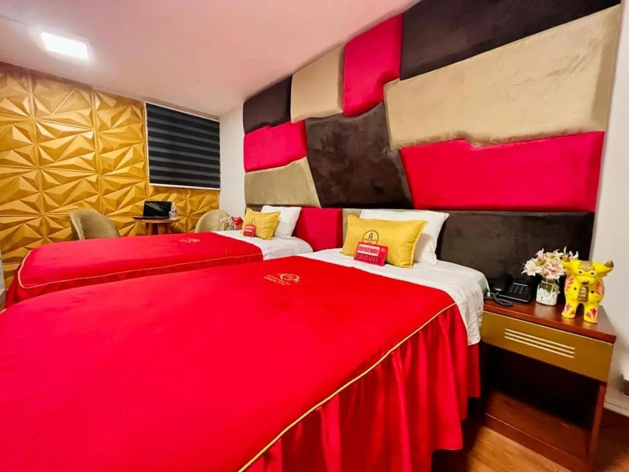 Bed in Montreal Magdalena Del Mar Hotel