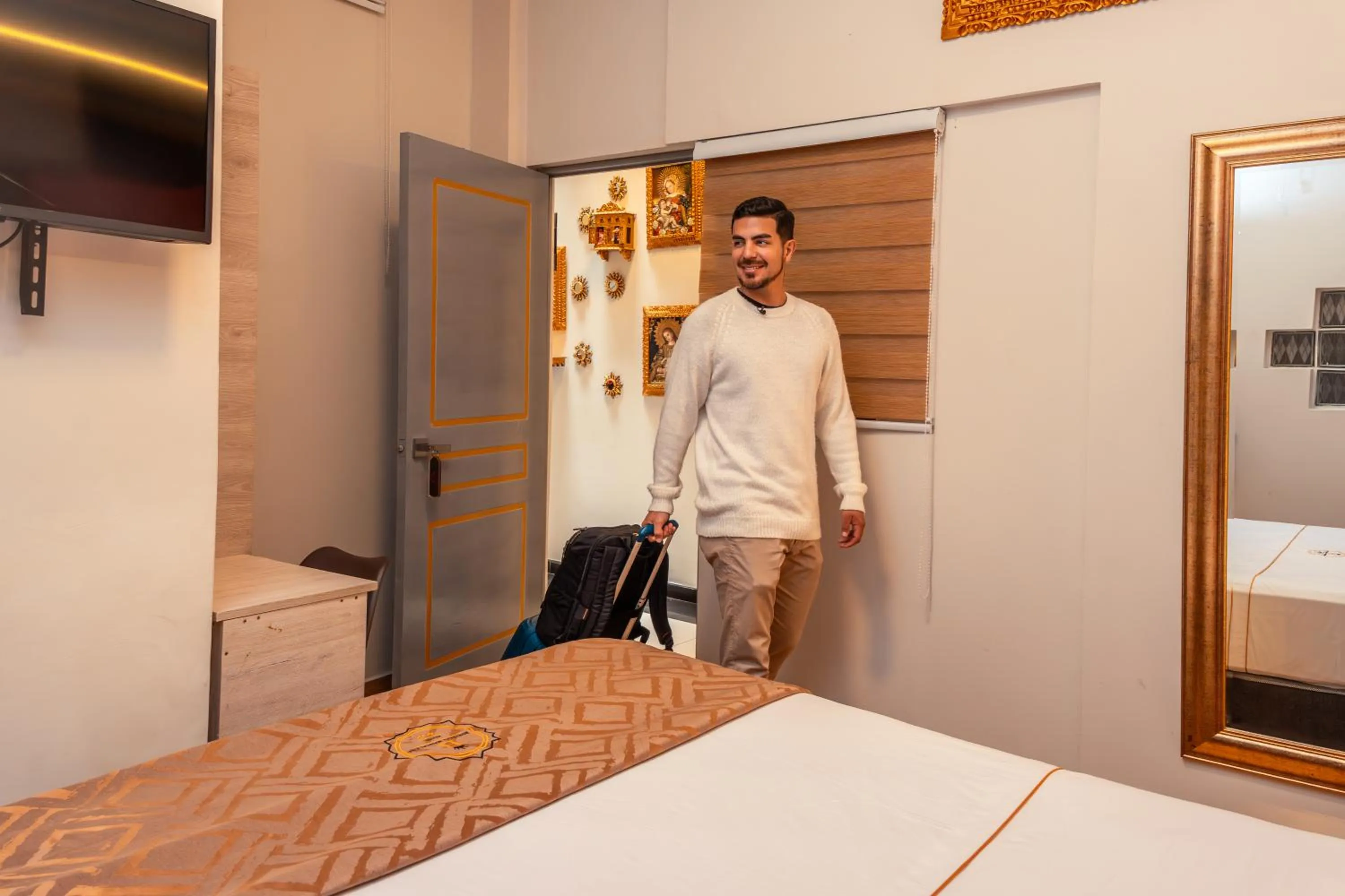 Bed in Montreal Magdalena Del Mar Hotel