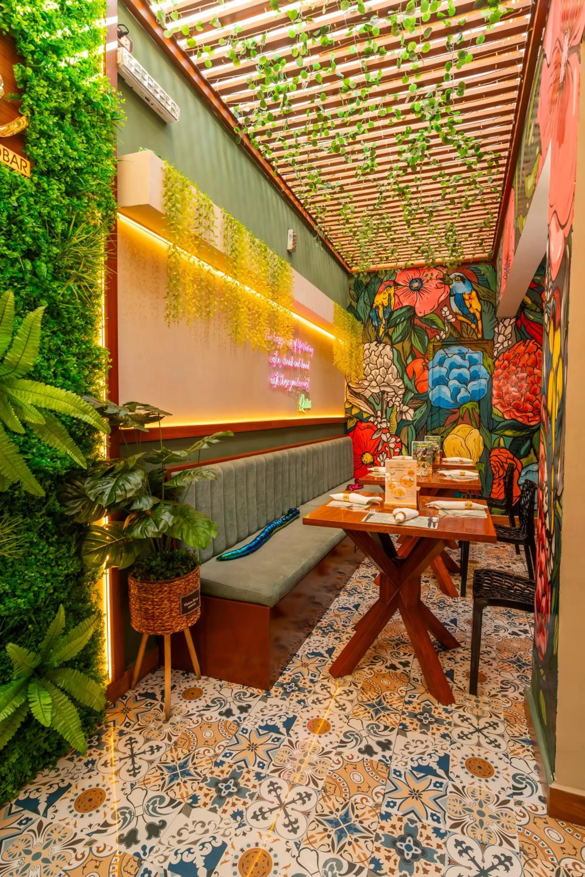 Lounge or bar in Montreal Magdalena Del Mar Hotel