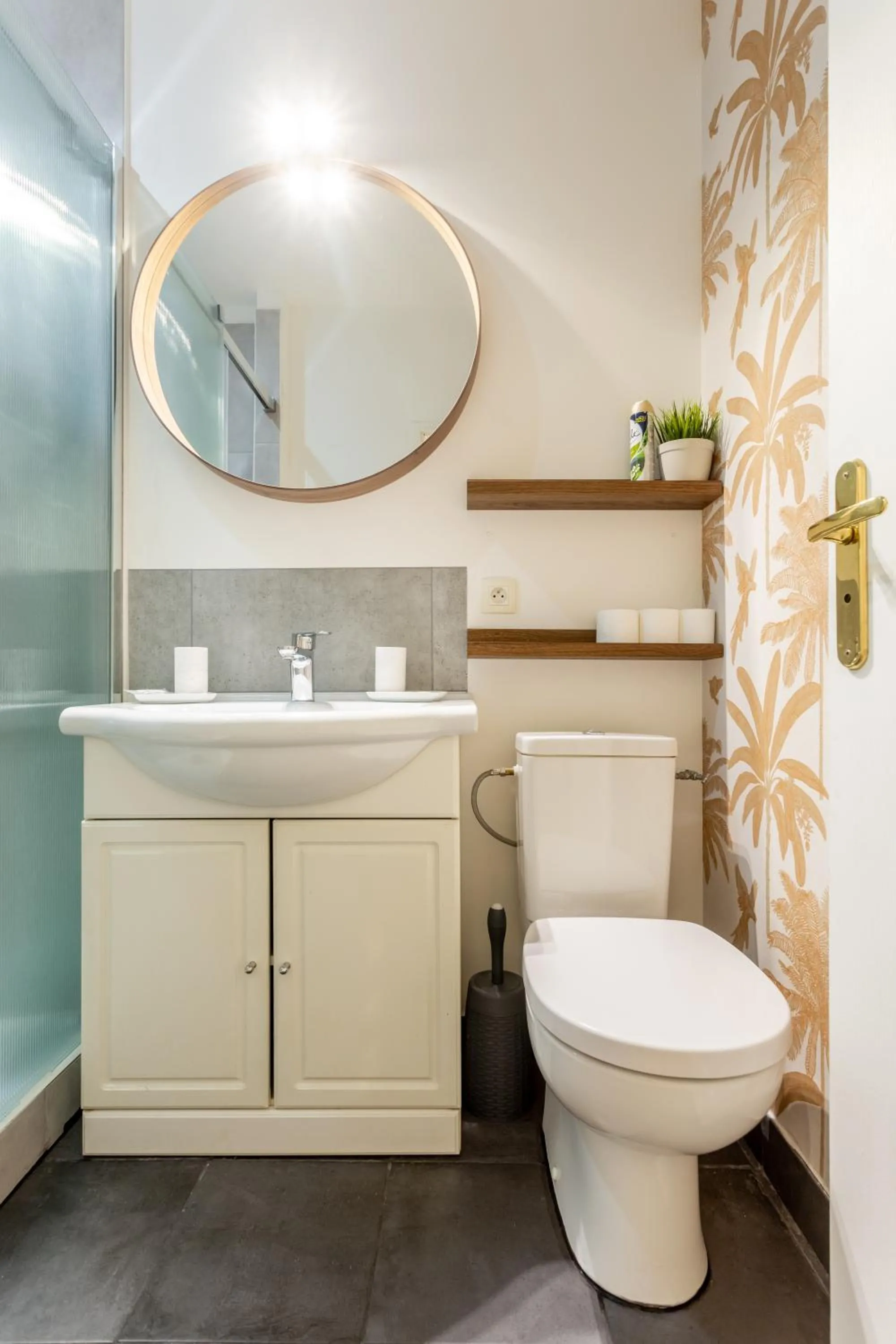 Shower in Bordeaux Bouquiere