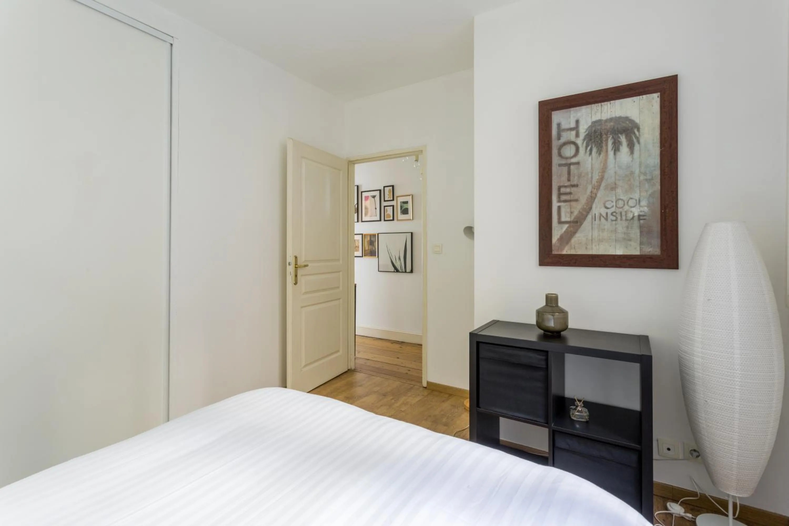 Bed in Bordeaux Bouquiere