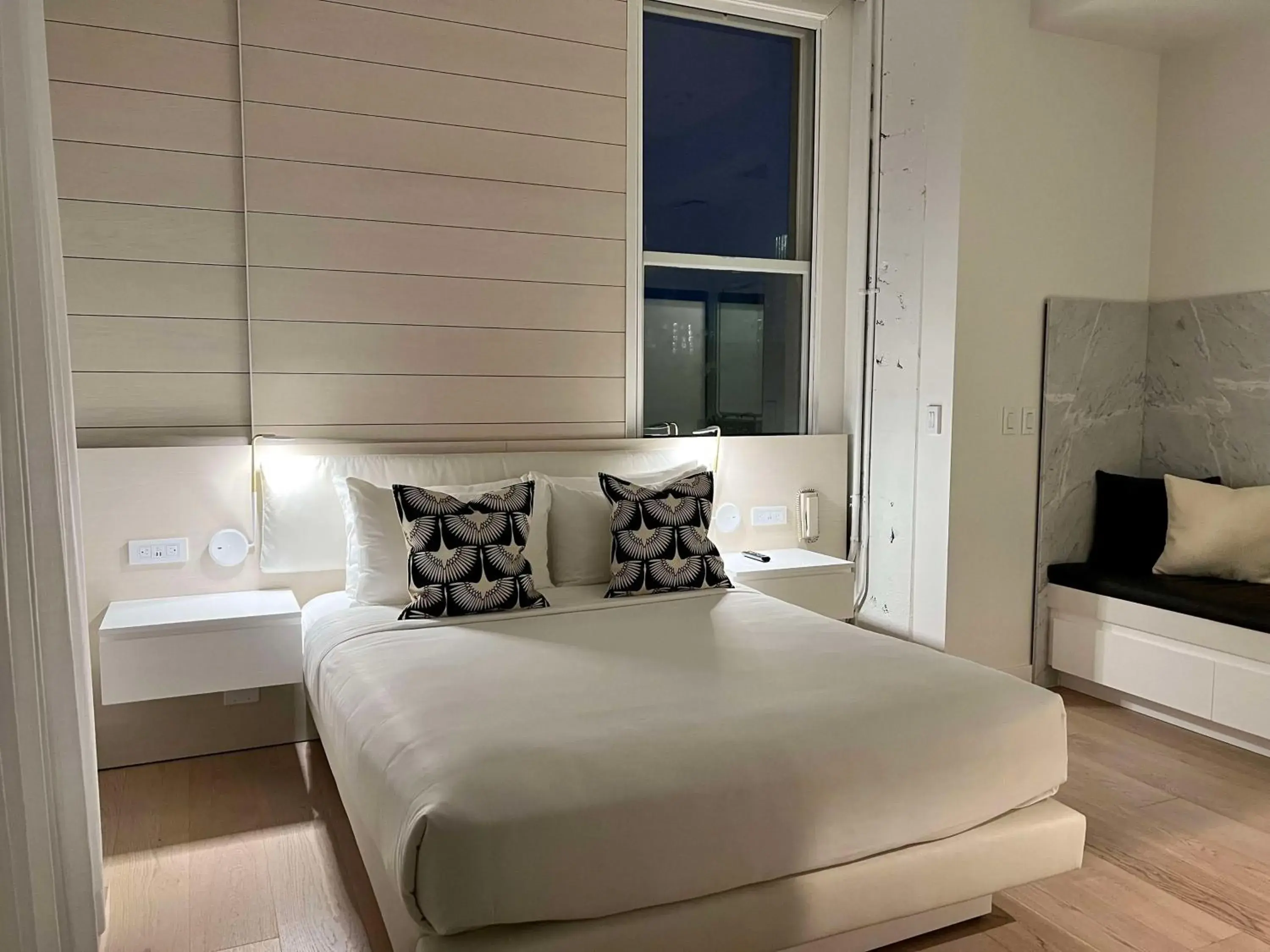 Photo of the whole room, Bed in Yotel San Francisco Photo of the whole room, Bed in Yotel San Francisco