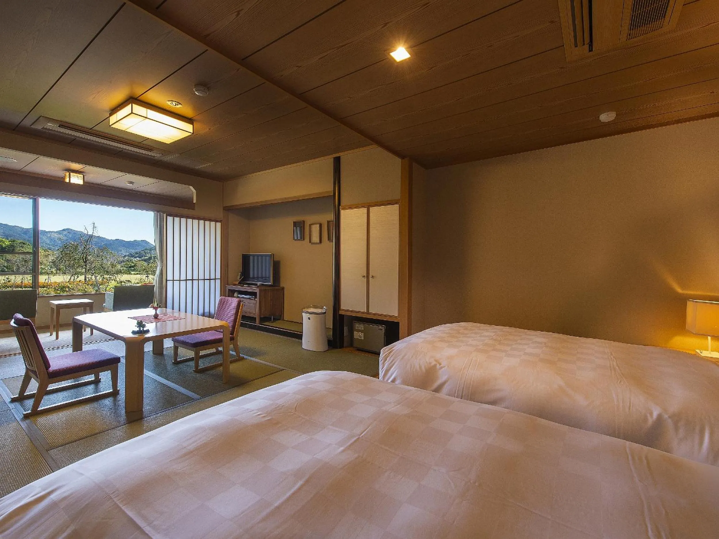 Bed in Shimoda Central Hotel