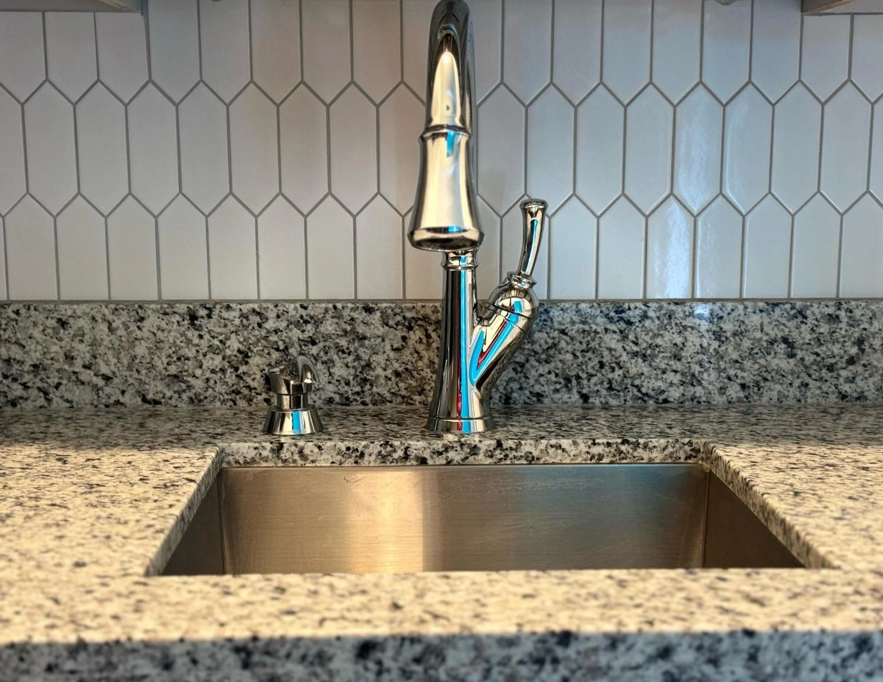 Kitchen or kitchenette in Athens Hotel & Suites