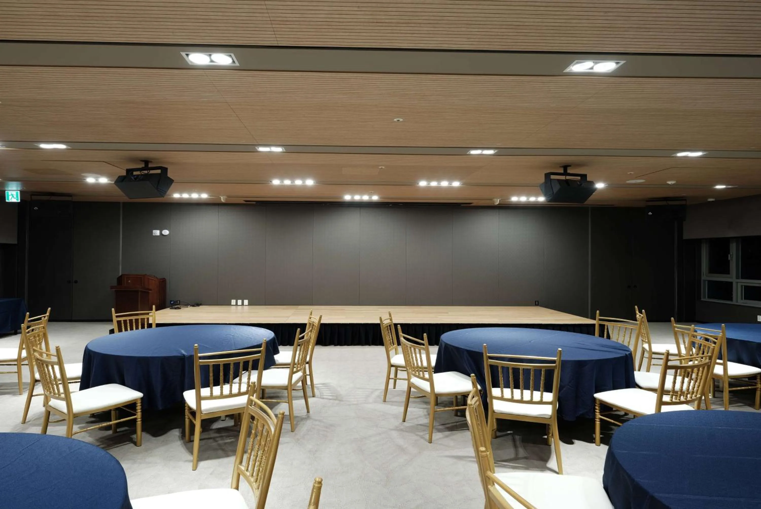 Banquet/Function facilities in Ramada Encore by Wyndham CheonAn