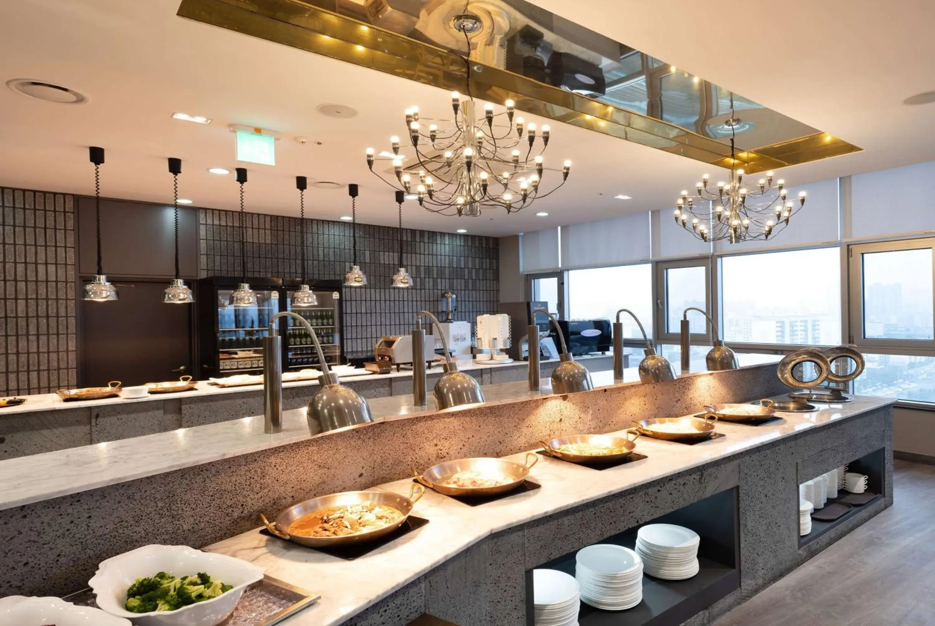 Restaurant/places to eat in Ramada Encore by Wyndham CheonAn Restaurant/places to eat in Ramada Encore by Wyndham CheonAn
