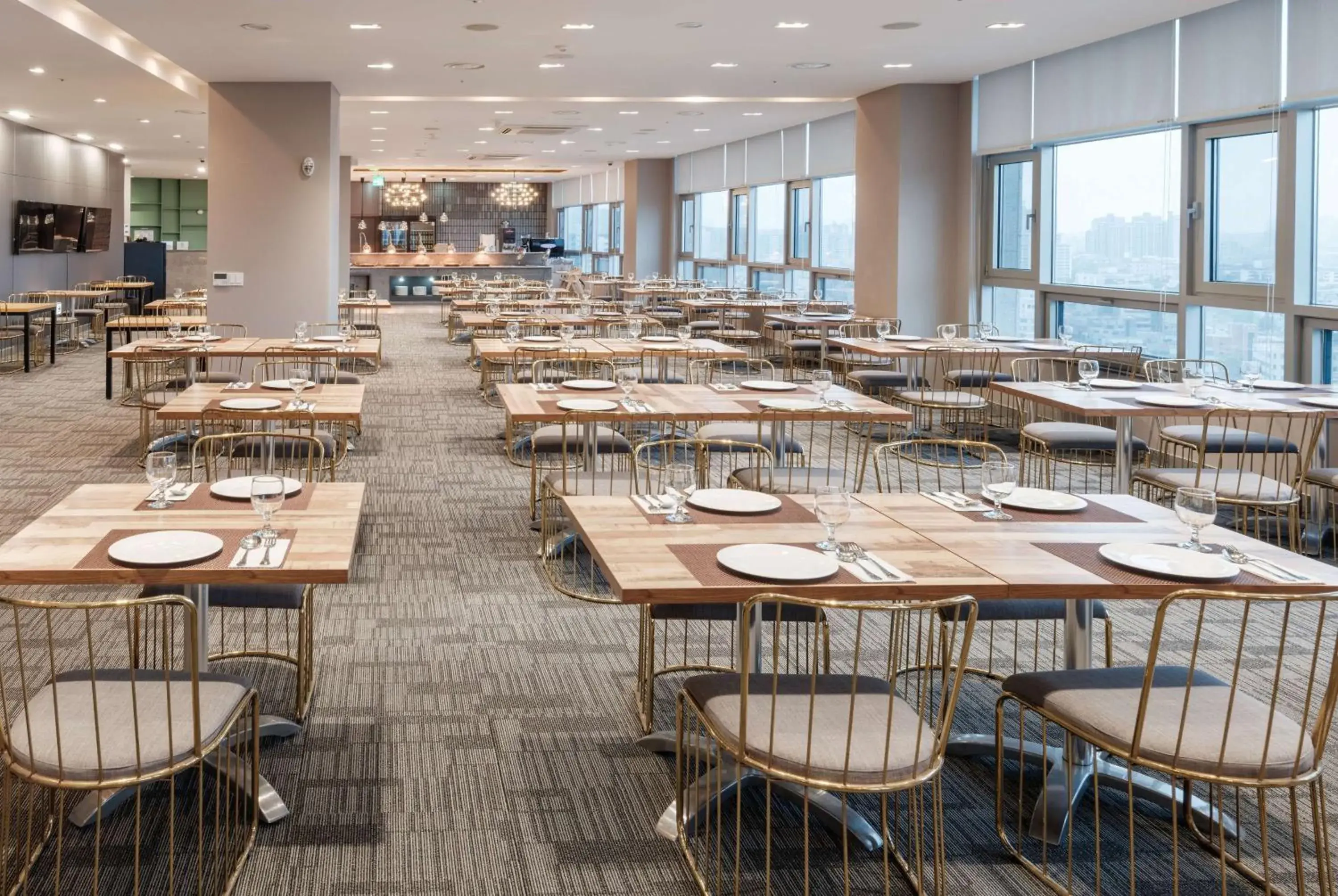 Restaurant/places to eat in Ramada Encore by Wyndham CheonAn Restaurant/places to eat in Ramada Encore by Wyndham CheonAn