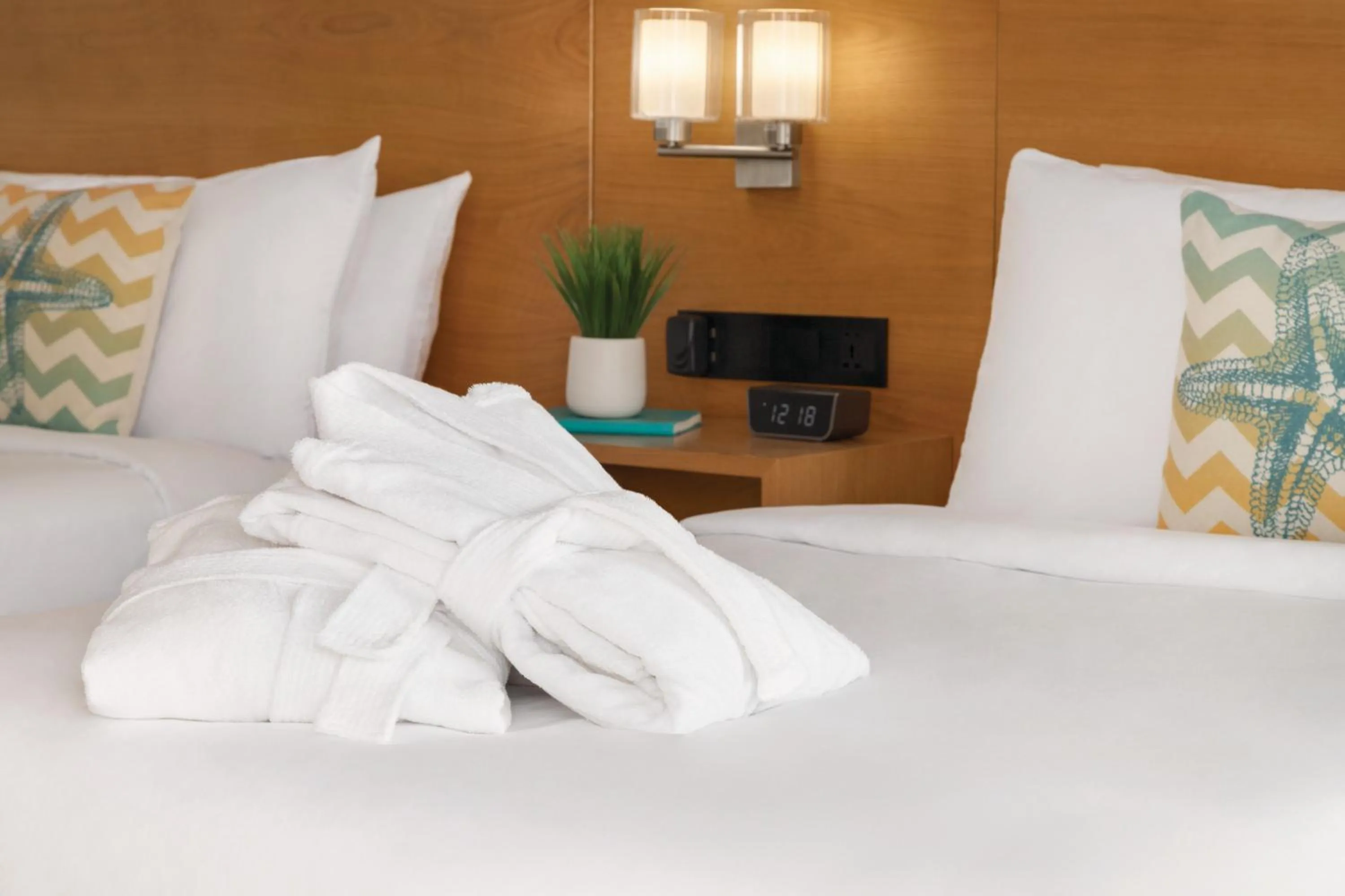 Bedroom, Bed in Radisson Beachfront Hotel - Panama City Beach