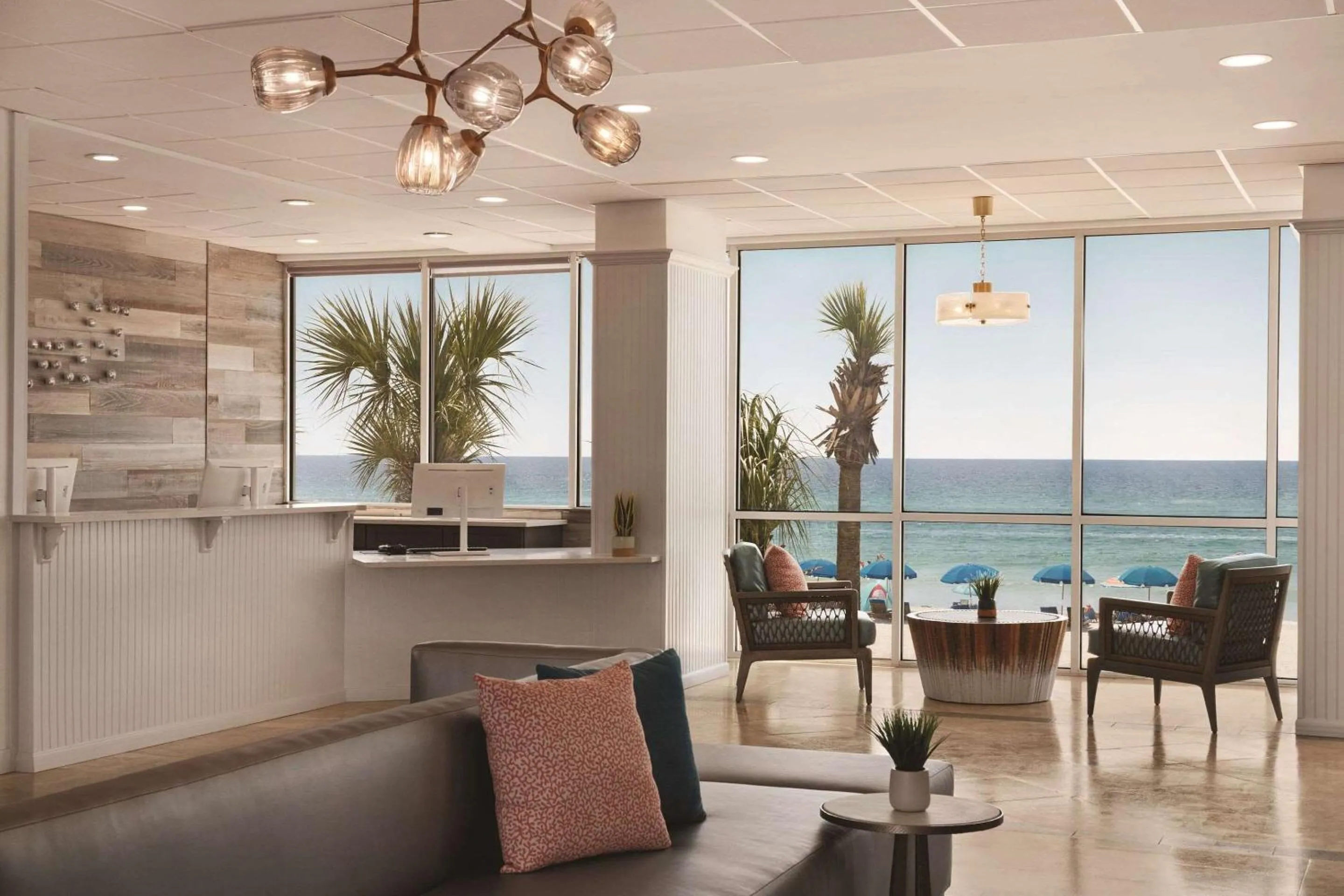 Lobby or reception in Radisson Beachfront Hotel - Panama City Beach