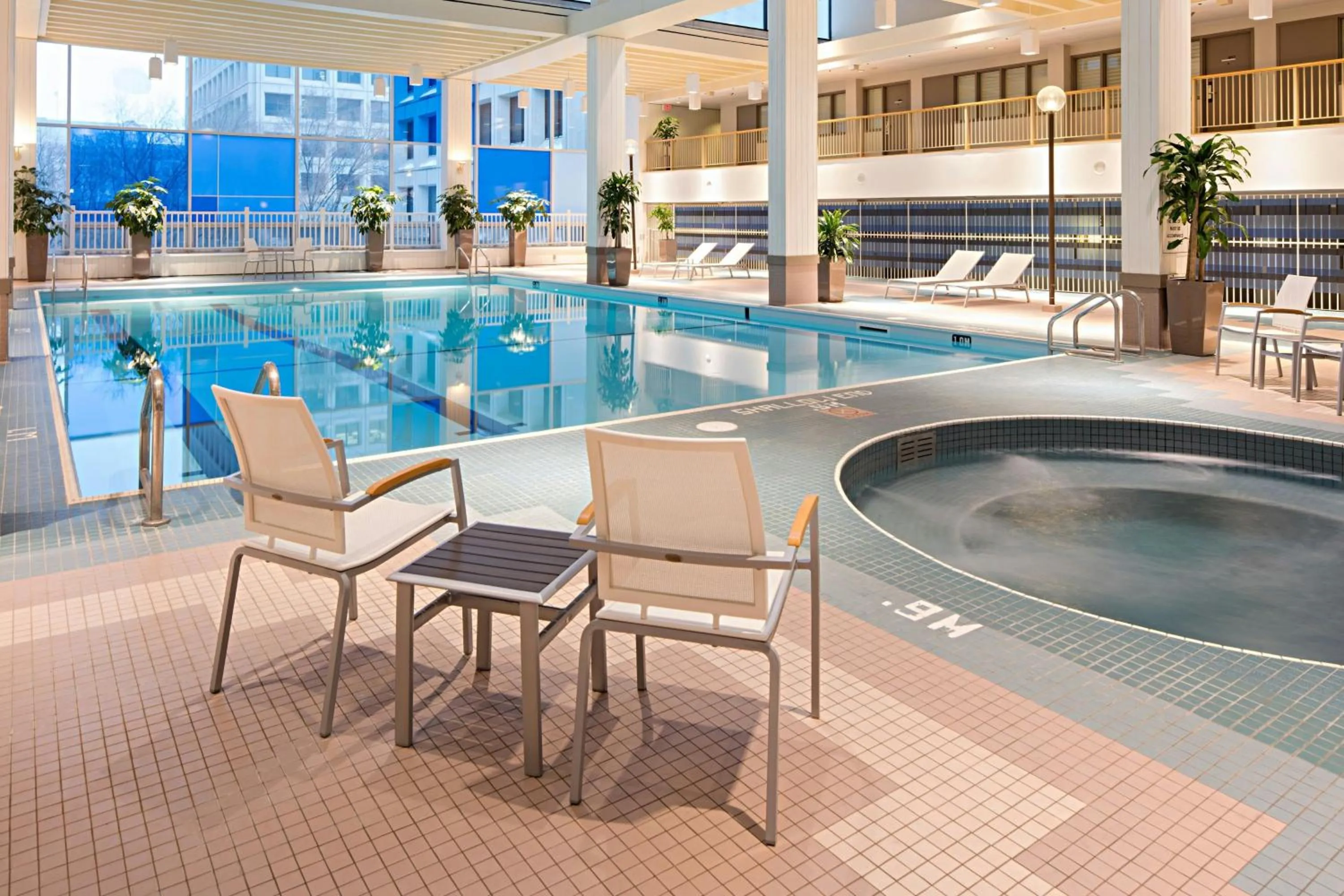 Swimming pool in Delta Hotels by Marriott Winnipeg