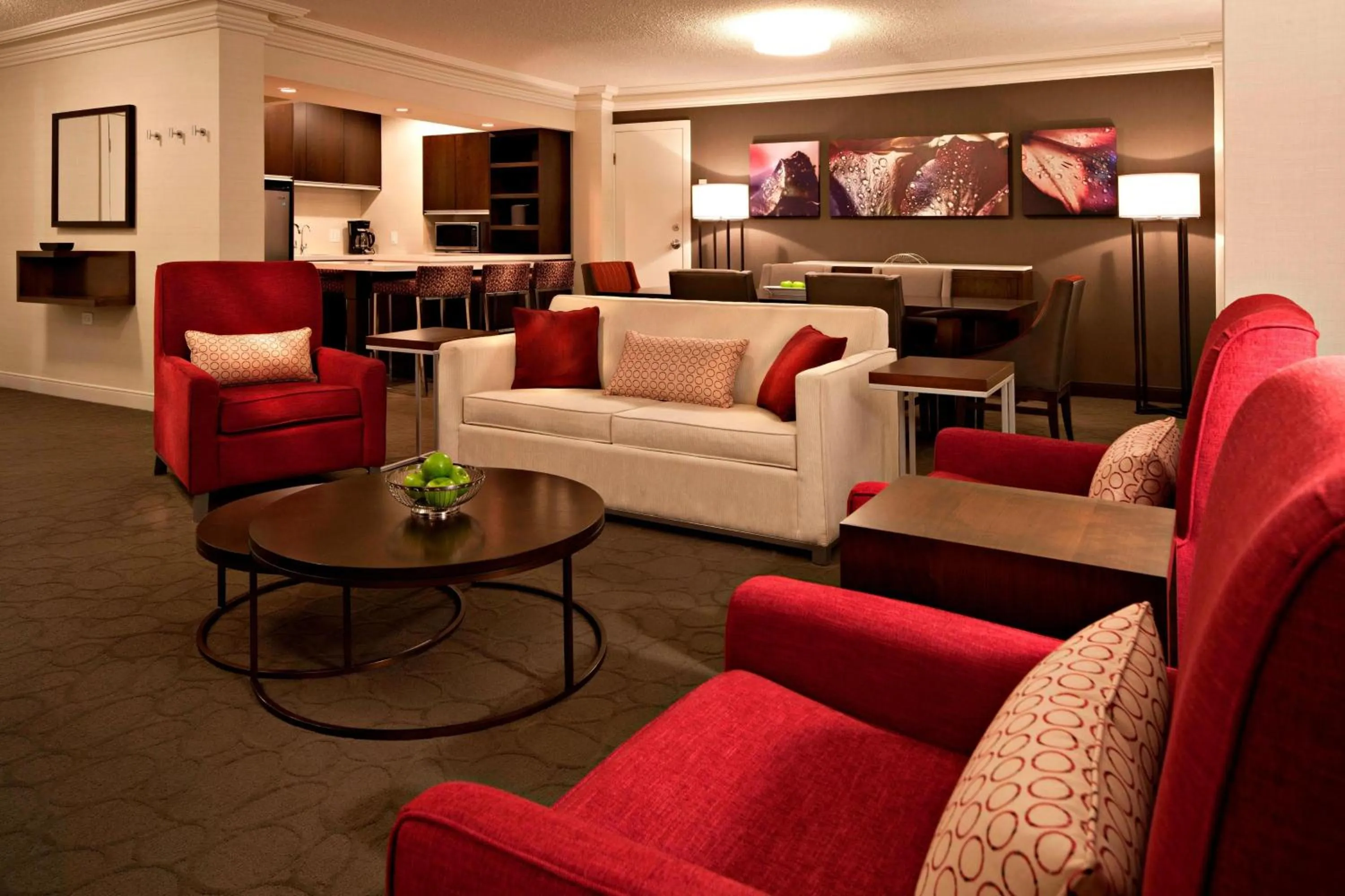 Photo of the whole room in Delta Hotels by Marriott Winnipeg