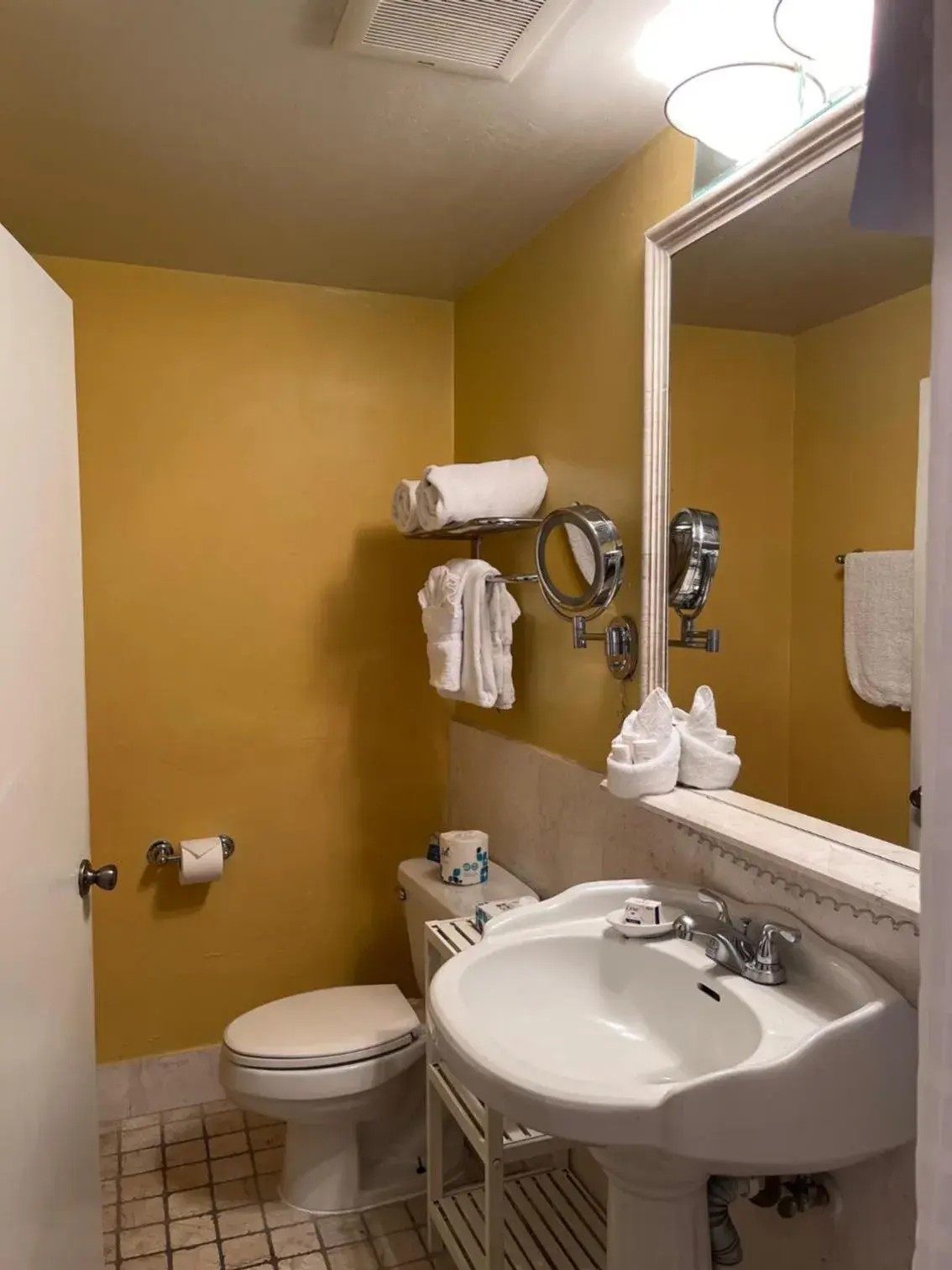 Toilet in Monterey Bay Lodge Toilet in Monterey Bay Lodge