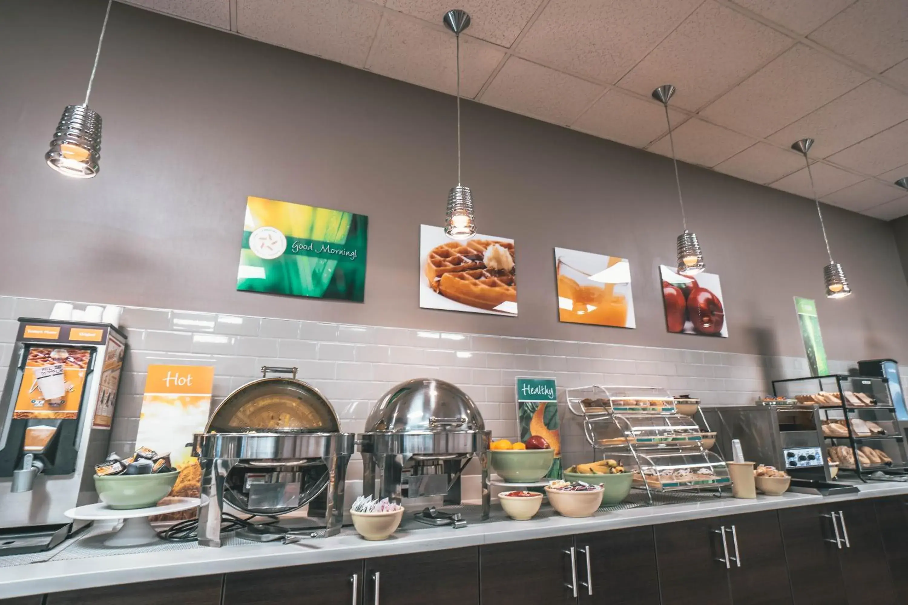 Breakfast in Quality Inn & Suites Breakfast in Quality Inn & Suites