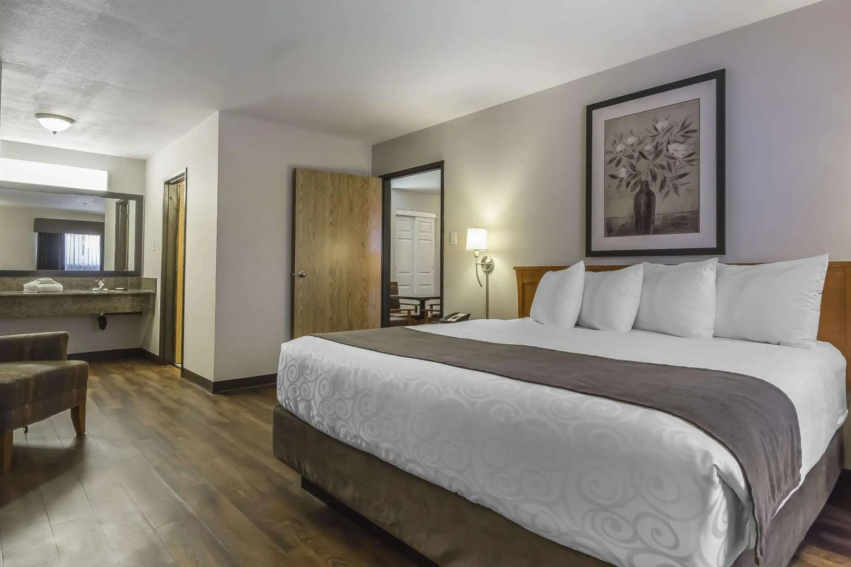 Photo of the whole room, Bed in Quality Inn & Suites Photo of the whole room, Bed in Quality Inn & Suites