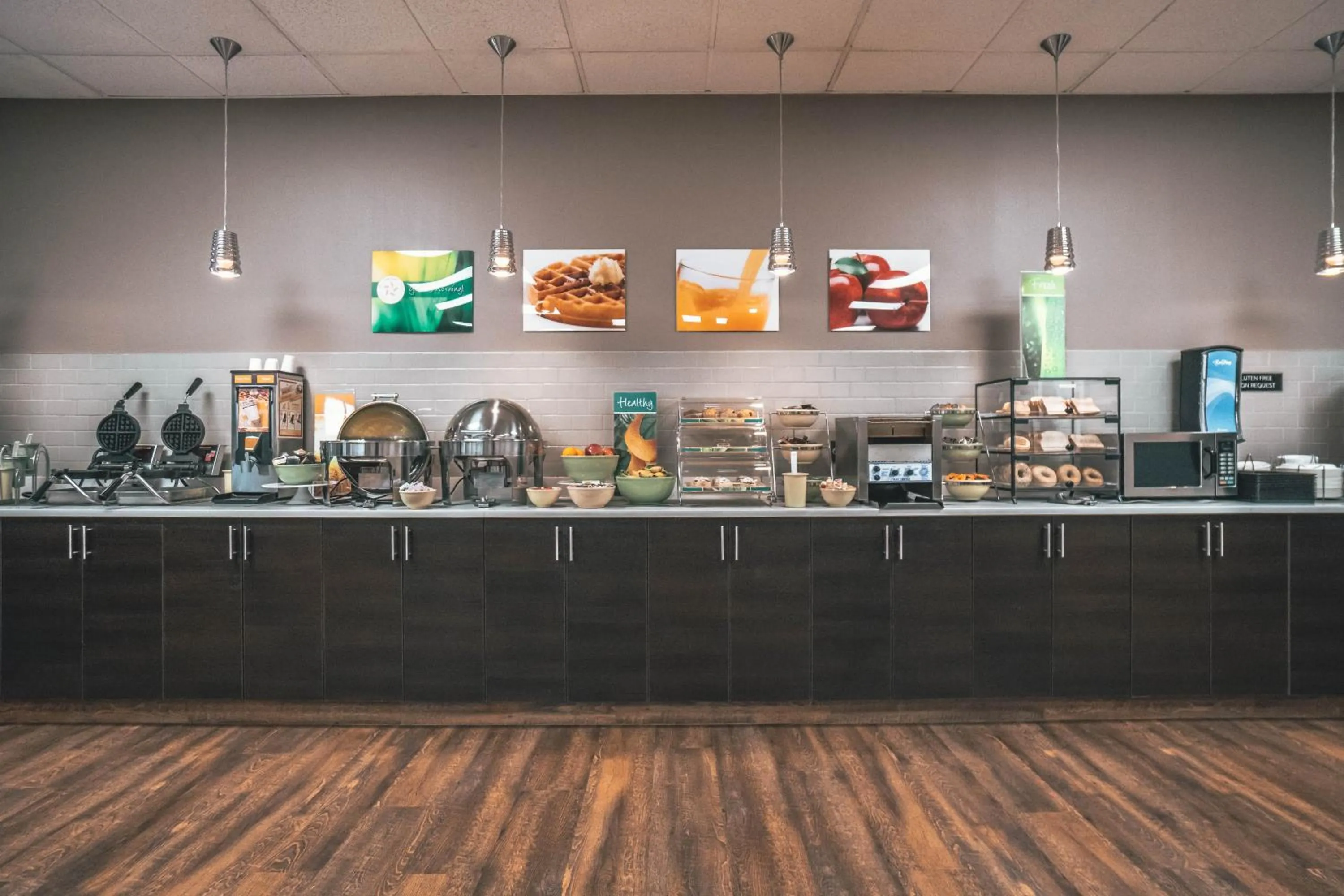 Breakfast in Quality Inn & Suites