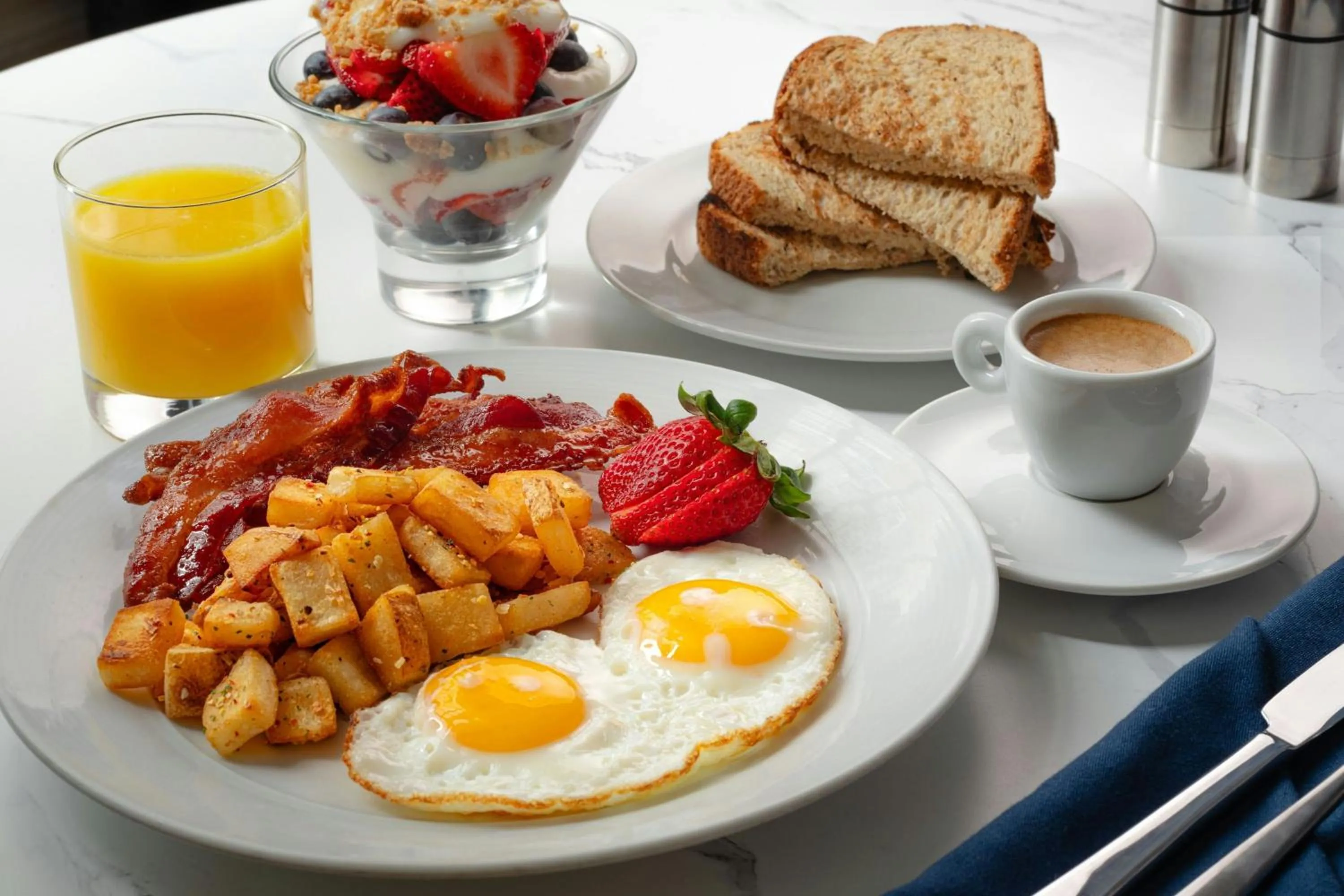 Breakfast in Courtyard by Marriott Philadelphia Downtown