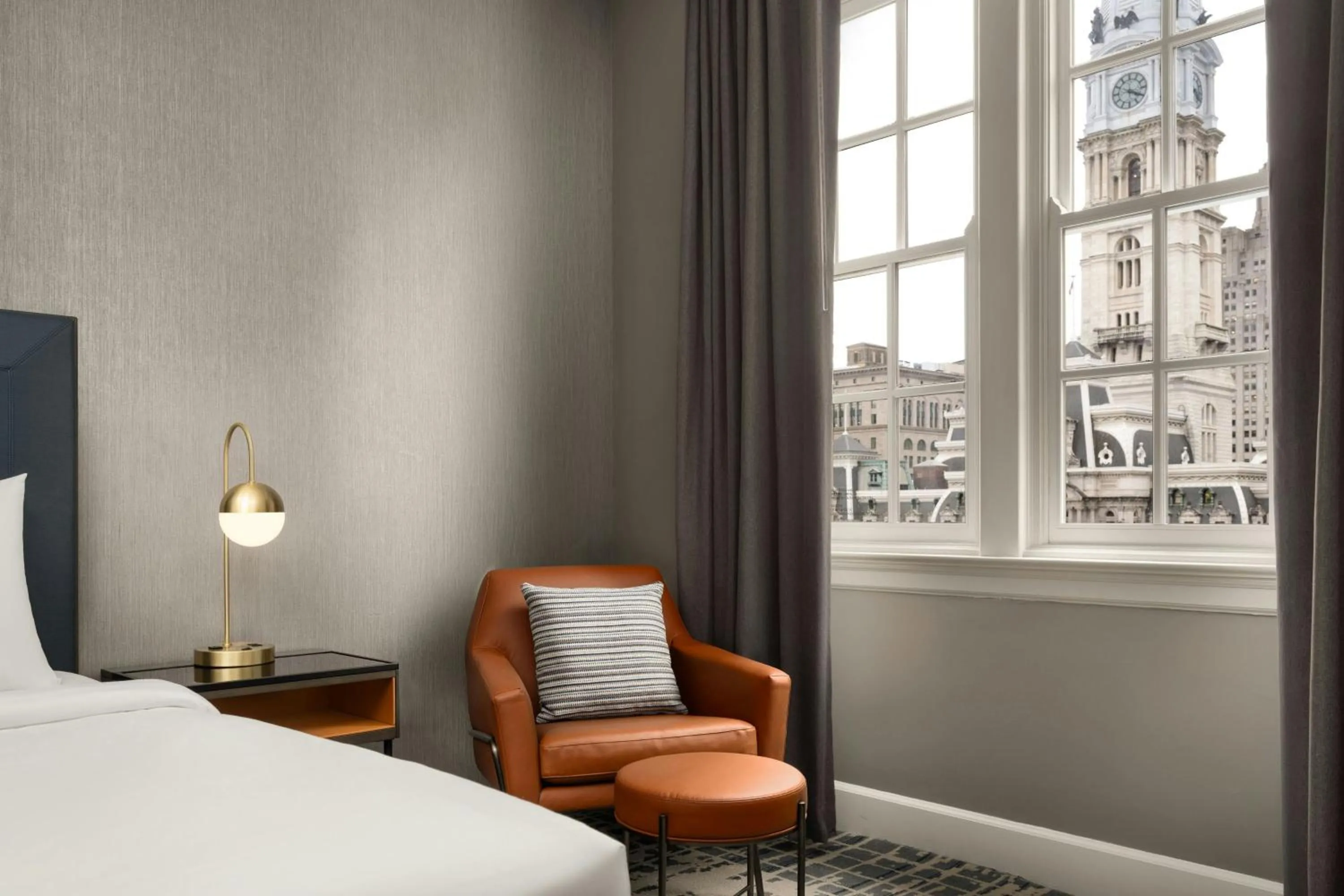 Photo of the whole room, Bed in Le Meridien Philadelphia