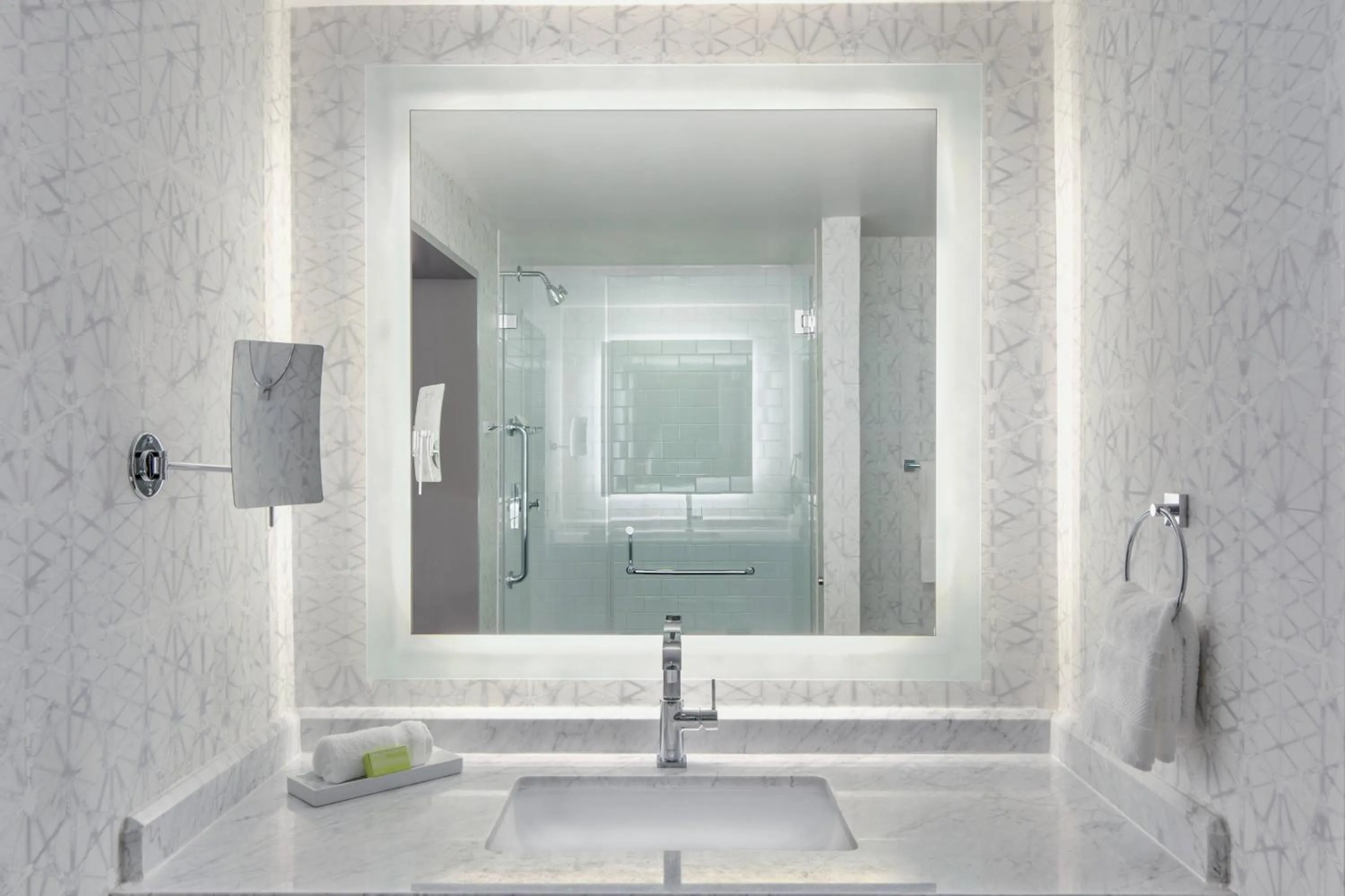 Bathroom in Courtyard by Marriott Philadelphia Downtown