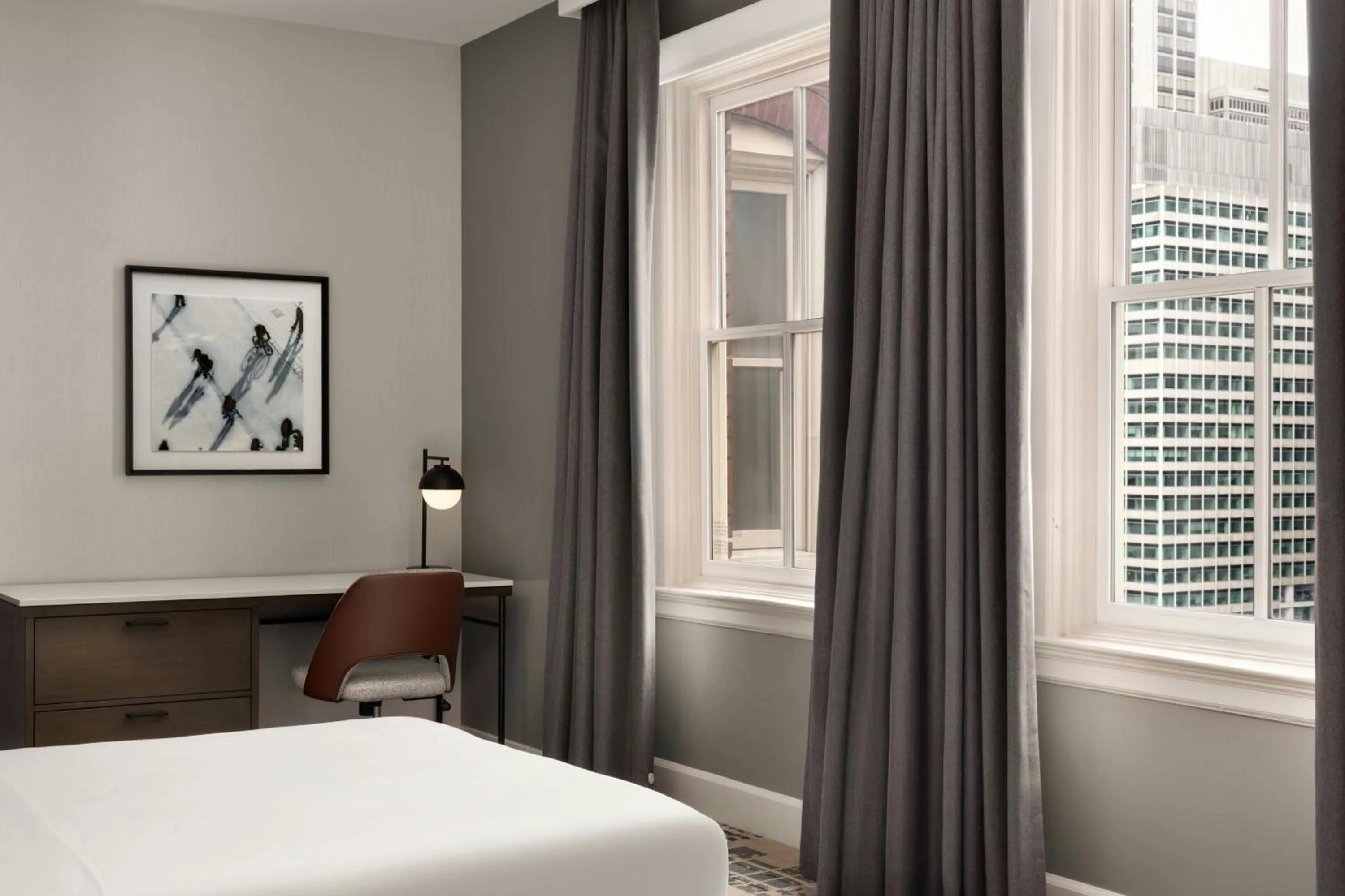 Photo of the whole room, Bed in Courtyard by Marriott Philadelphia Downtown