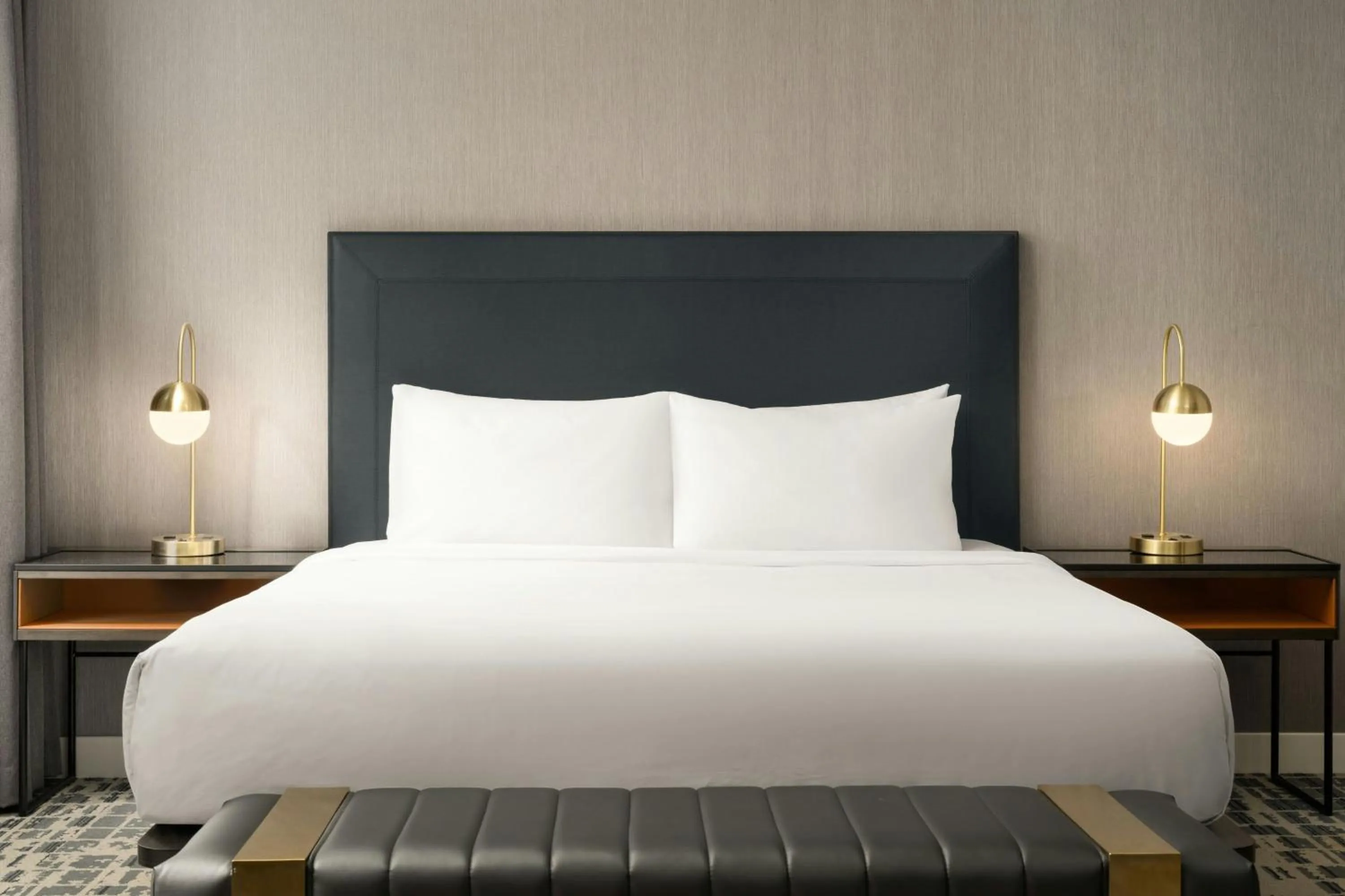 Photo of the whole room, Bed in Courtyard by Marriott Philadelphia Downtown