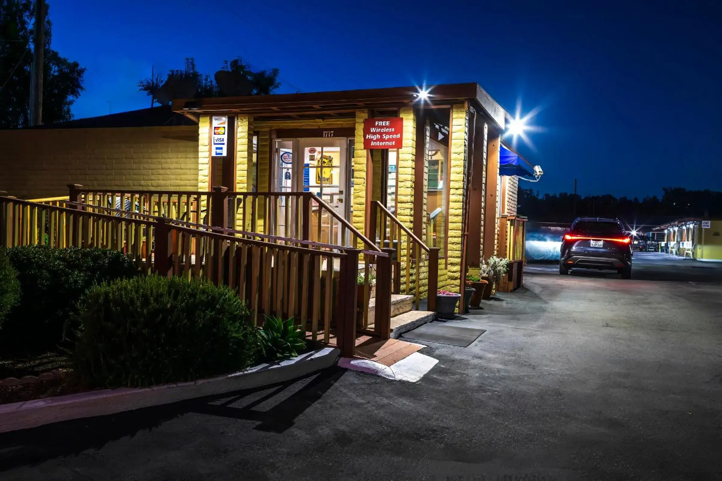 Property building in Hitching Post Studios Inn Property building in Hitching Post Studios Inn