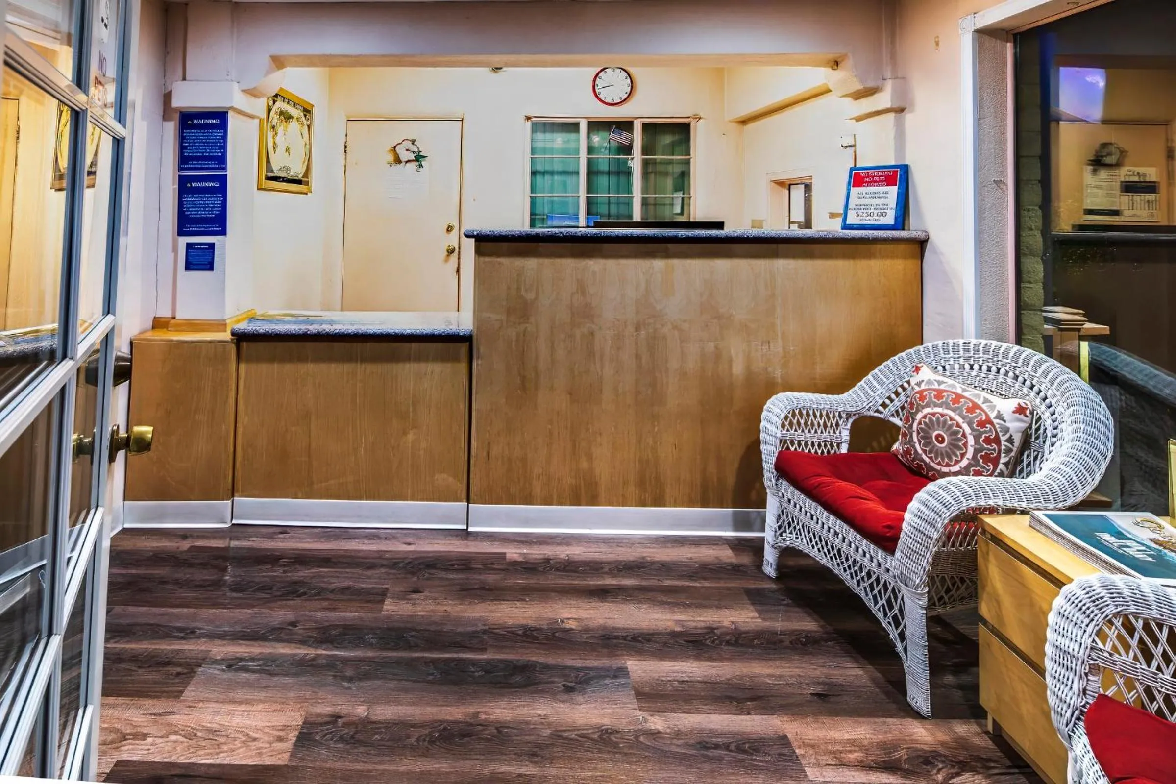 Lobby or reception in Hitching Post Studios Inn