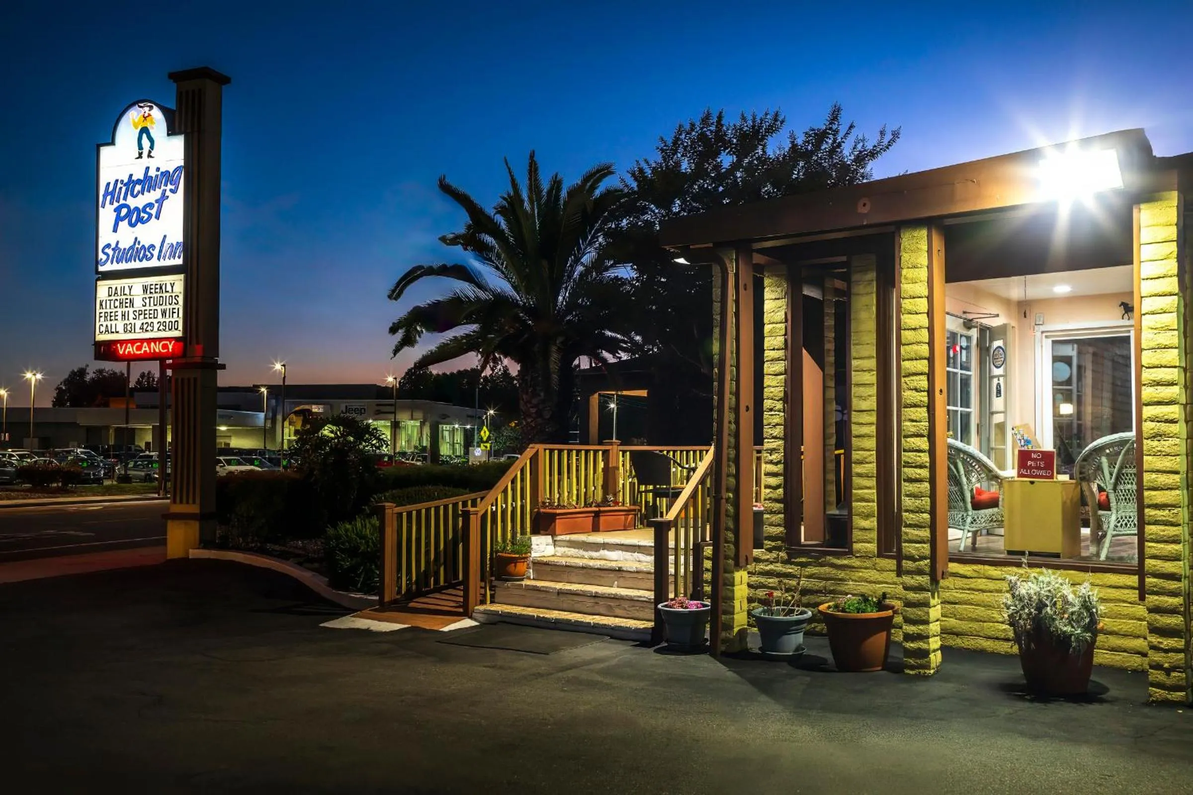 Property building in Hitching Post Studios Inn