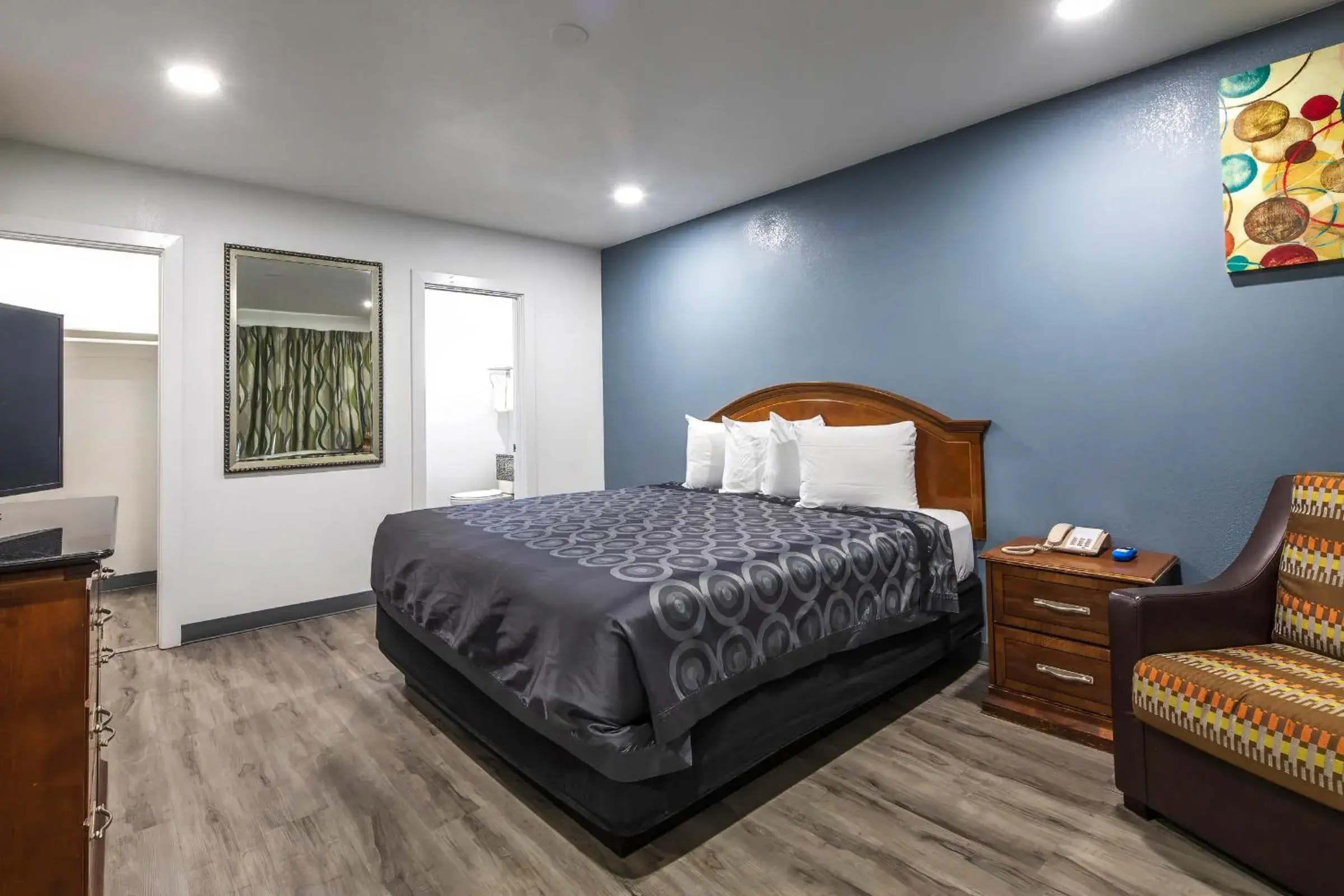 Bedroom, Bed in Hitching Post Studios Inn Bedroom, Bed in Hitching Post Studios Inn