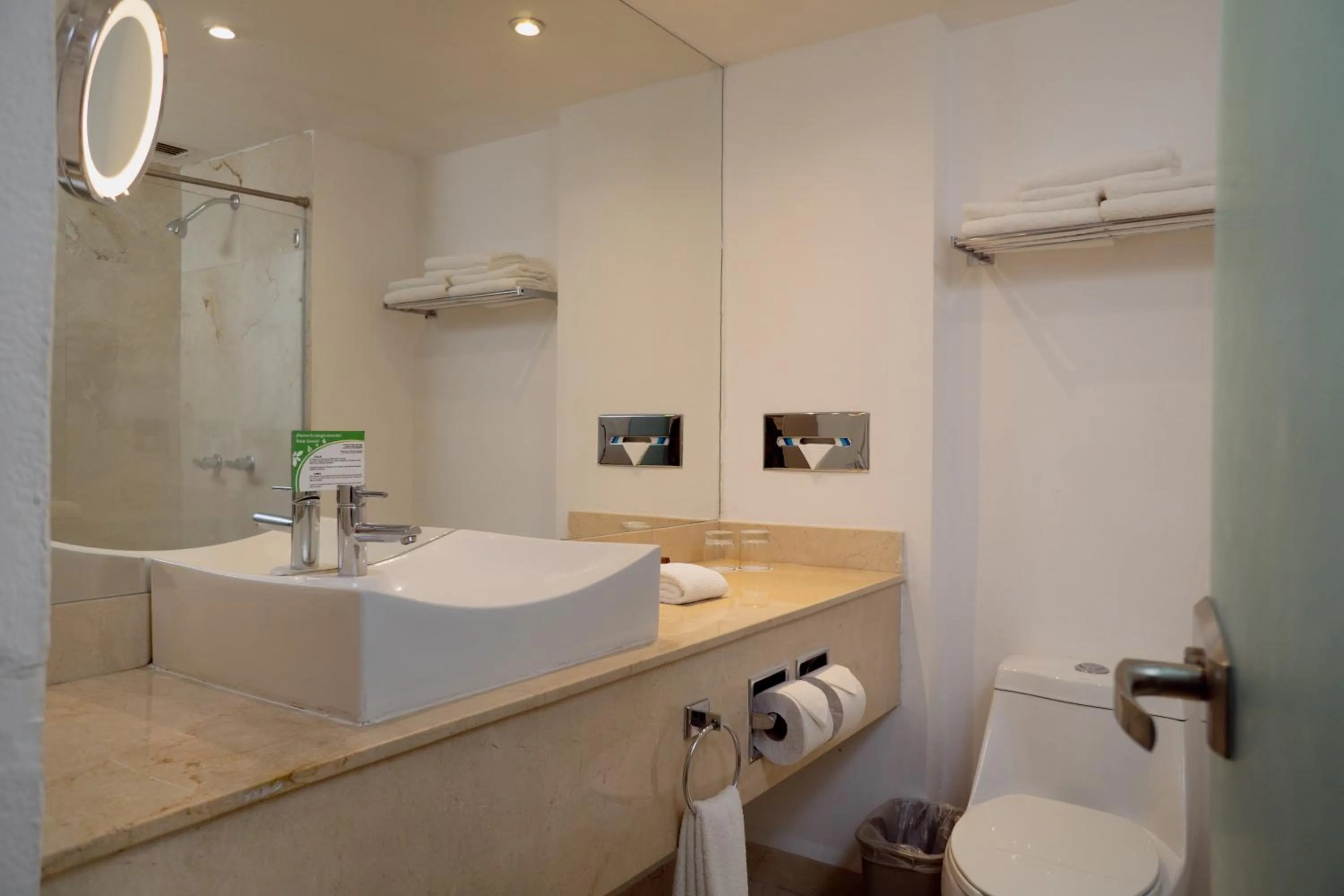 Bathroom in Flamingo Cancun All Inclusive