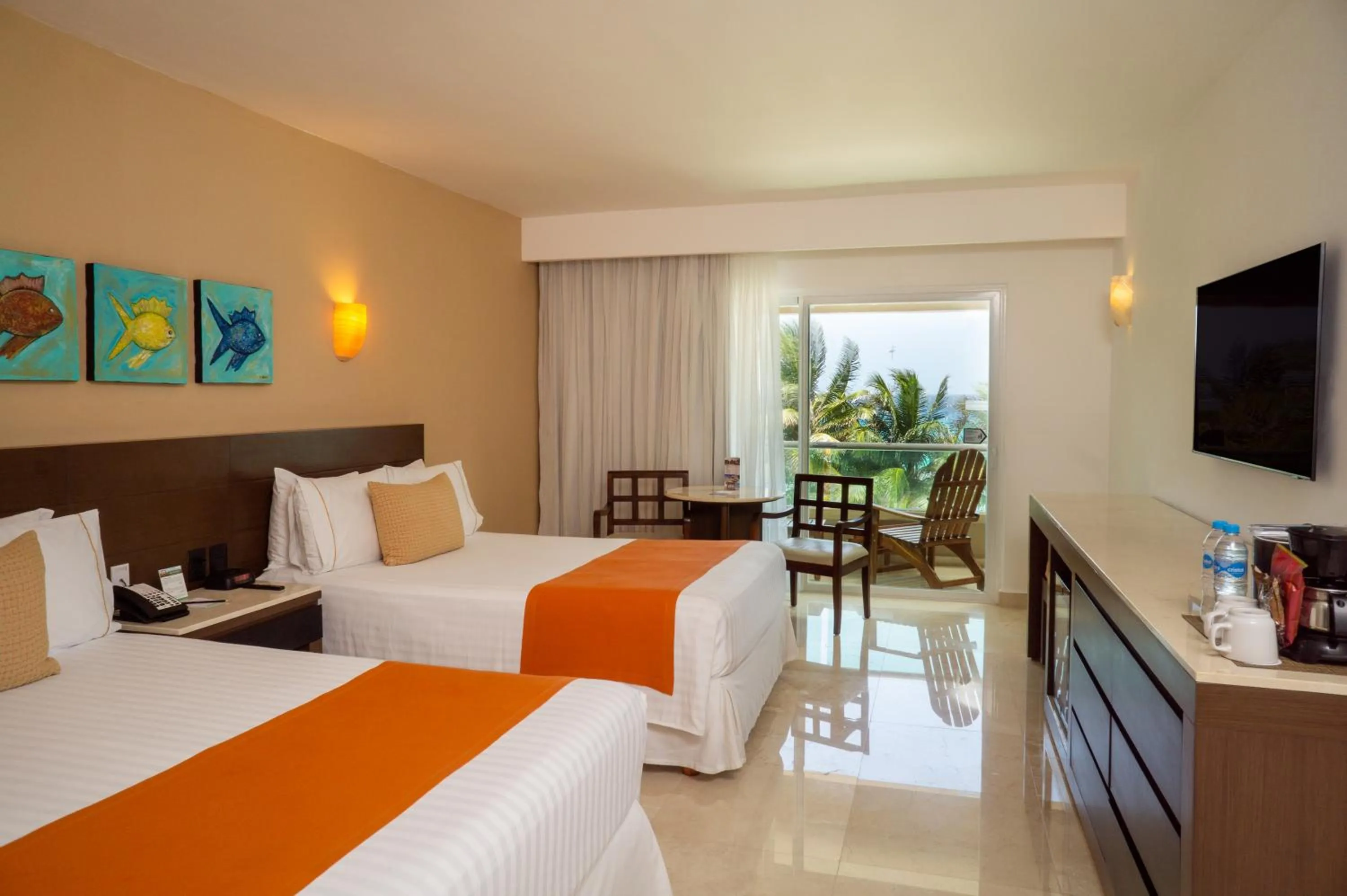 Photo of the whole room, Bed in Flamingo Cancun All Inclusive