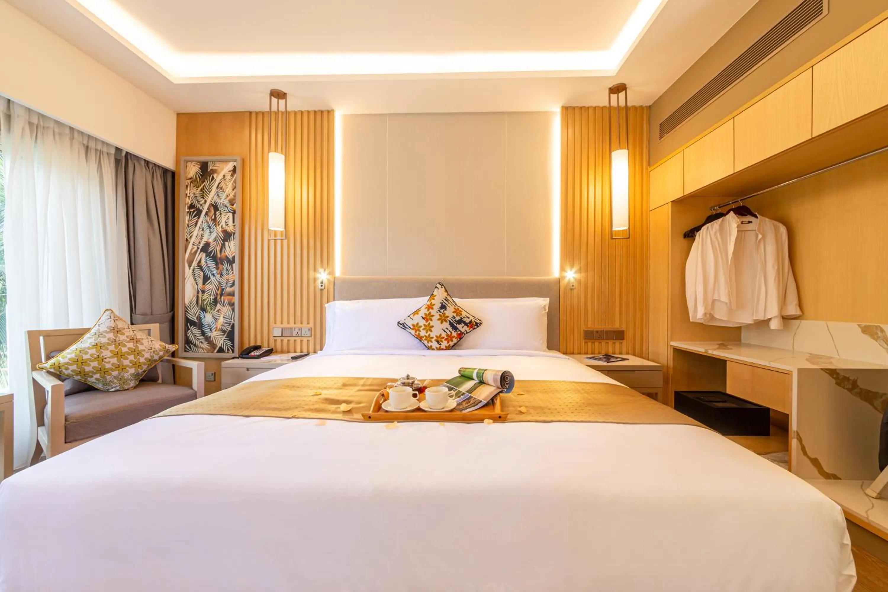 Bed in Glenmarie Hotel and Golf Resort