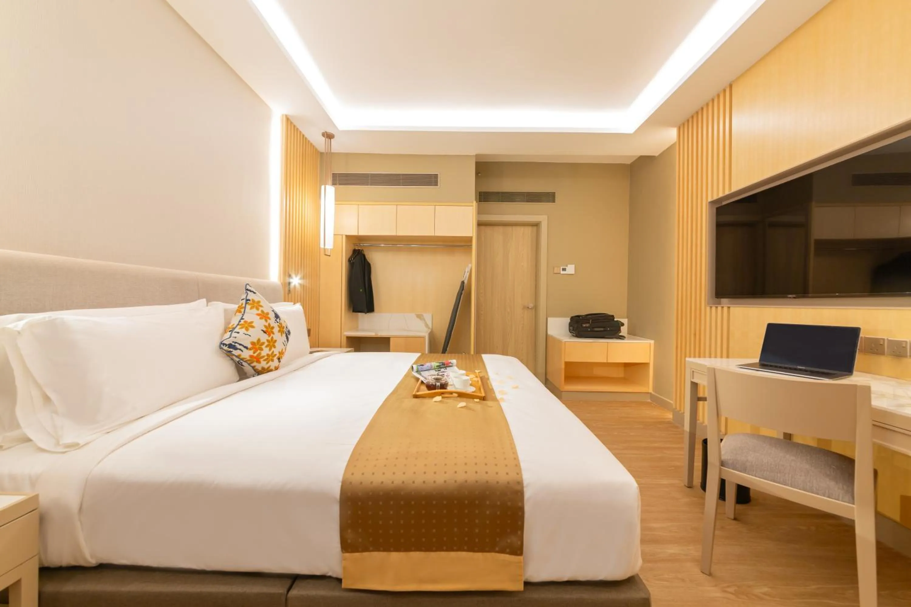 Bed in Glenmarie Hotel and Golf Resort