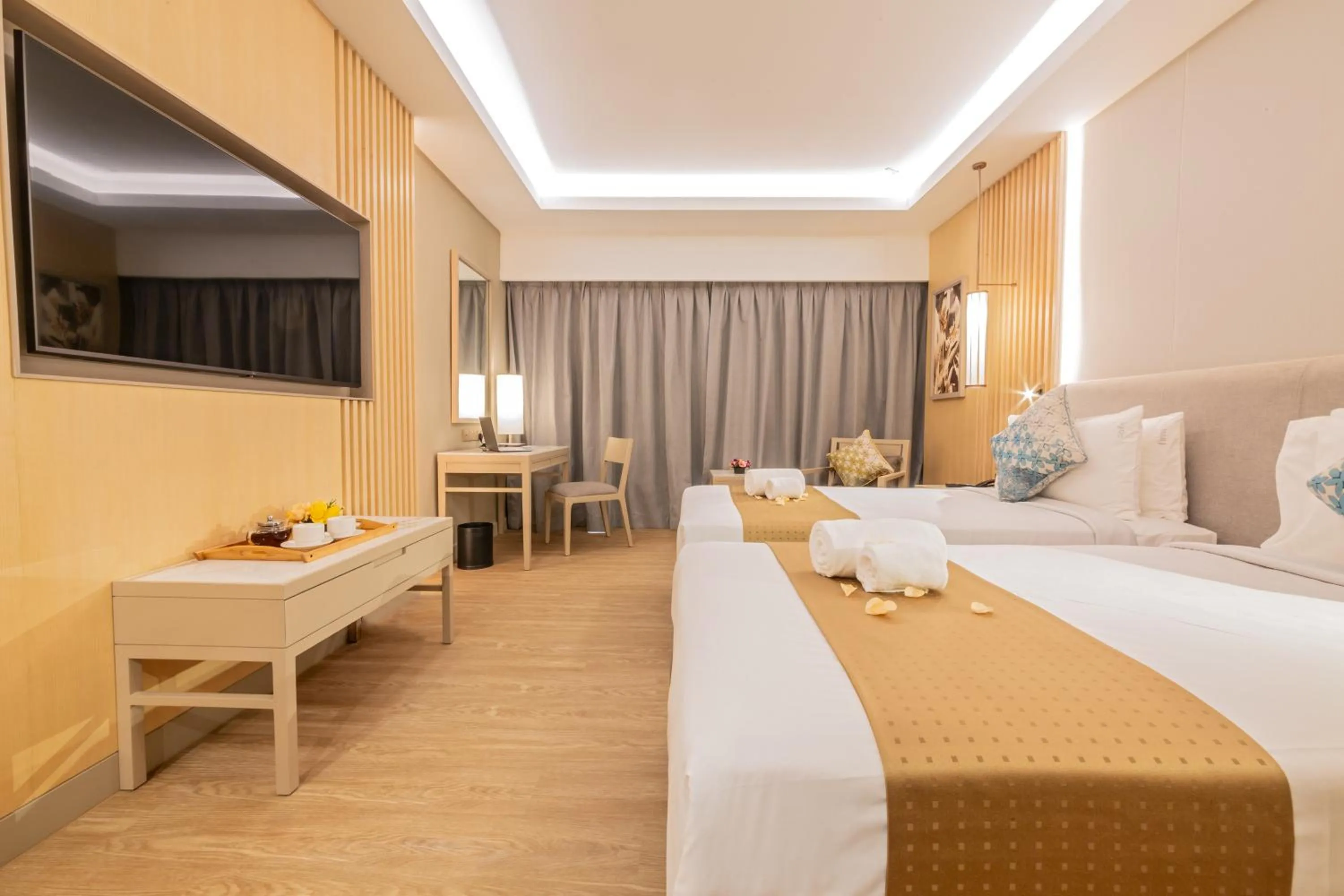 Bed in Glenmarie Hotel and Golf Resort