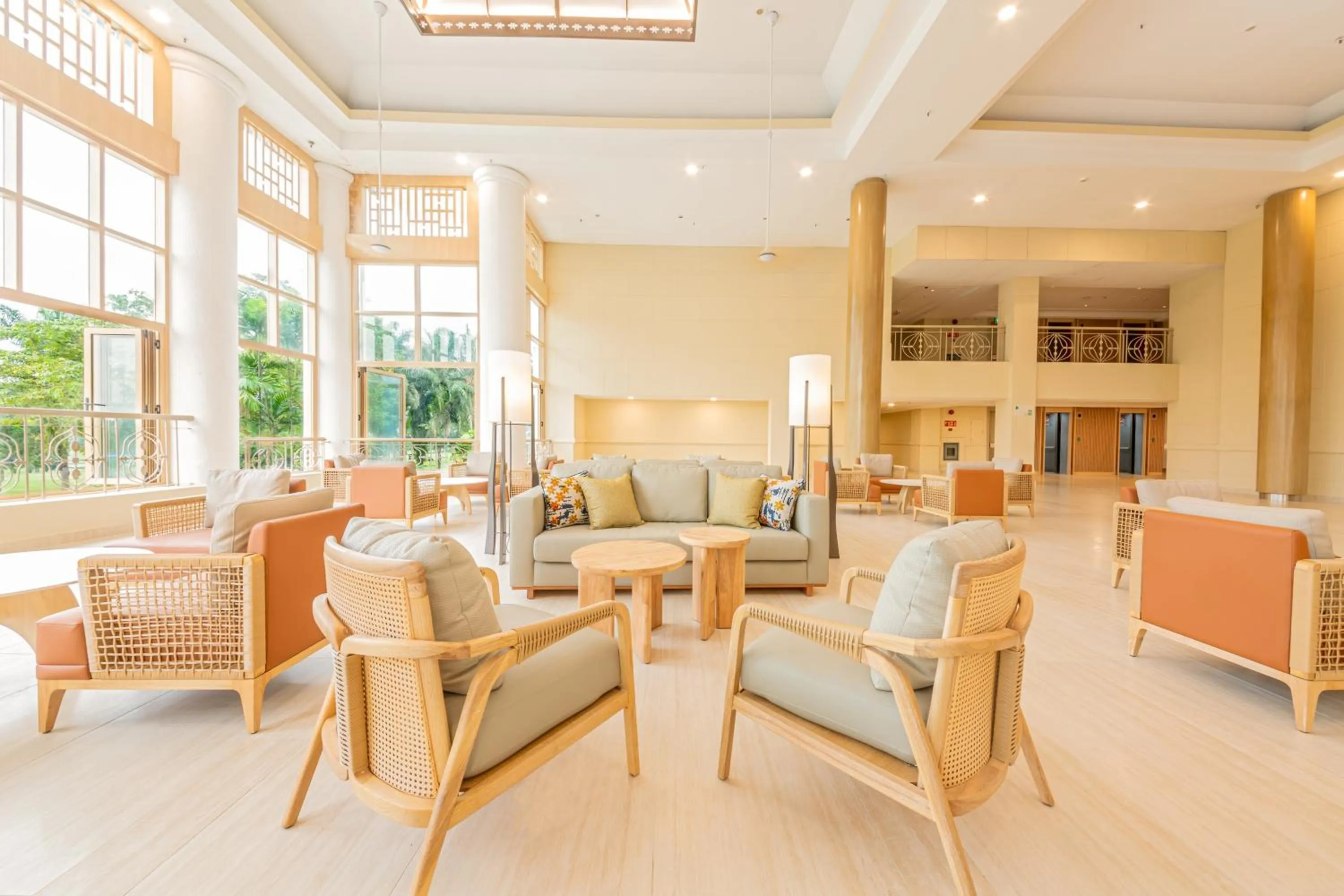 Seating area in Glenmarie Hotel and Golf Resort