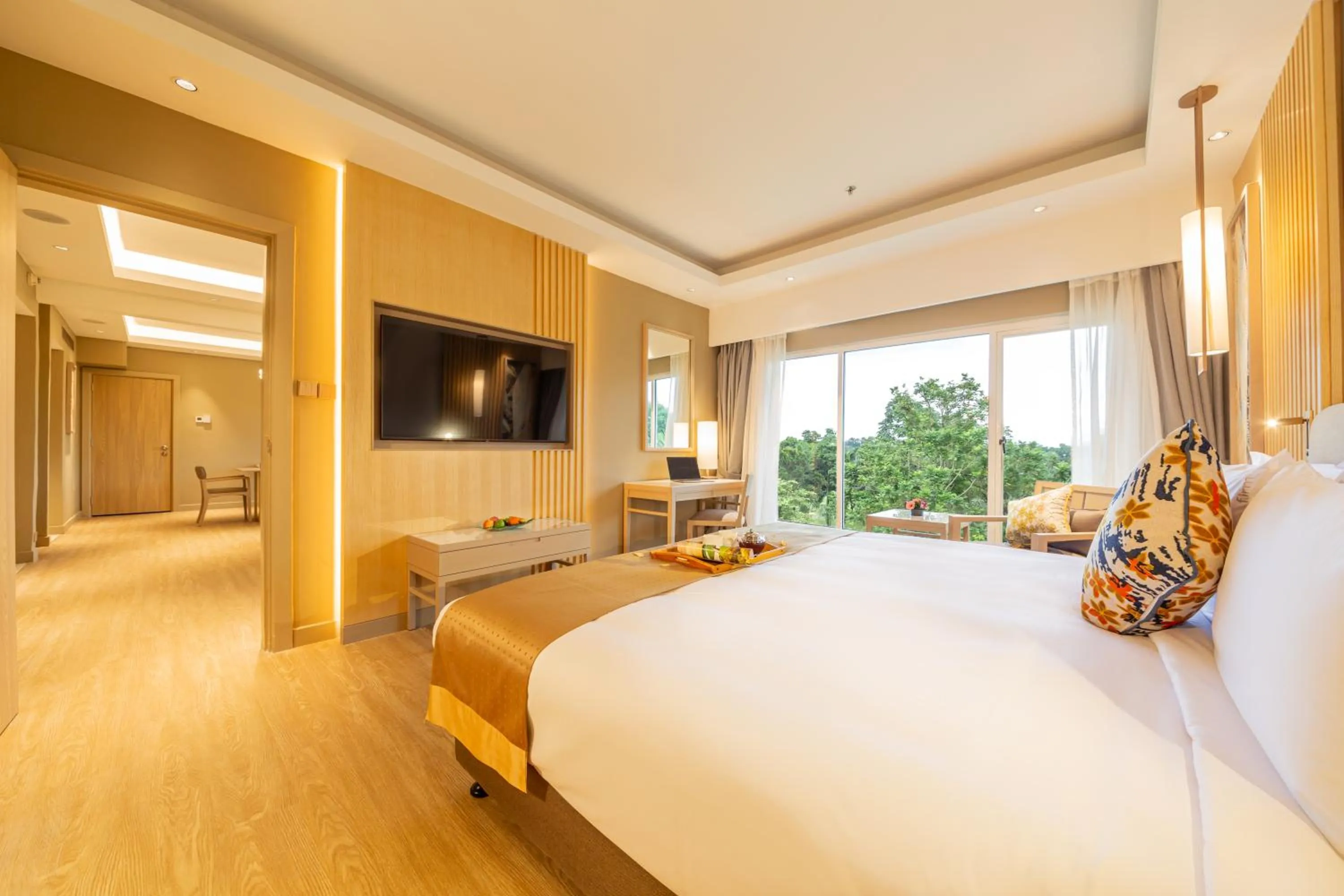 Bed in Glenmarie Hotel and Golf Resort