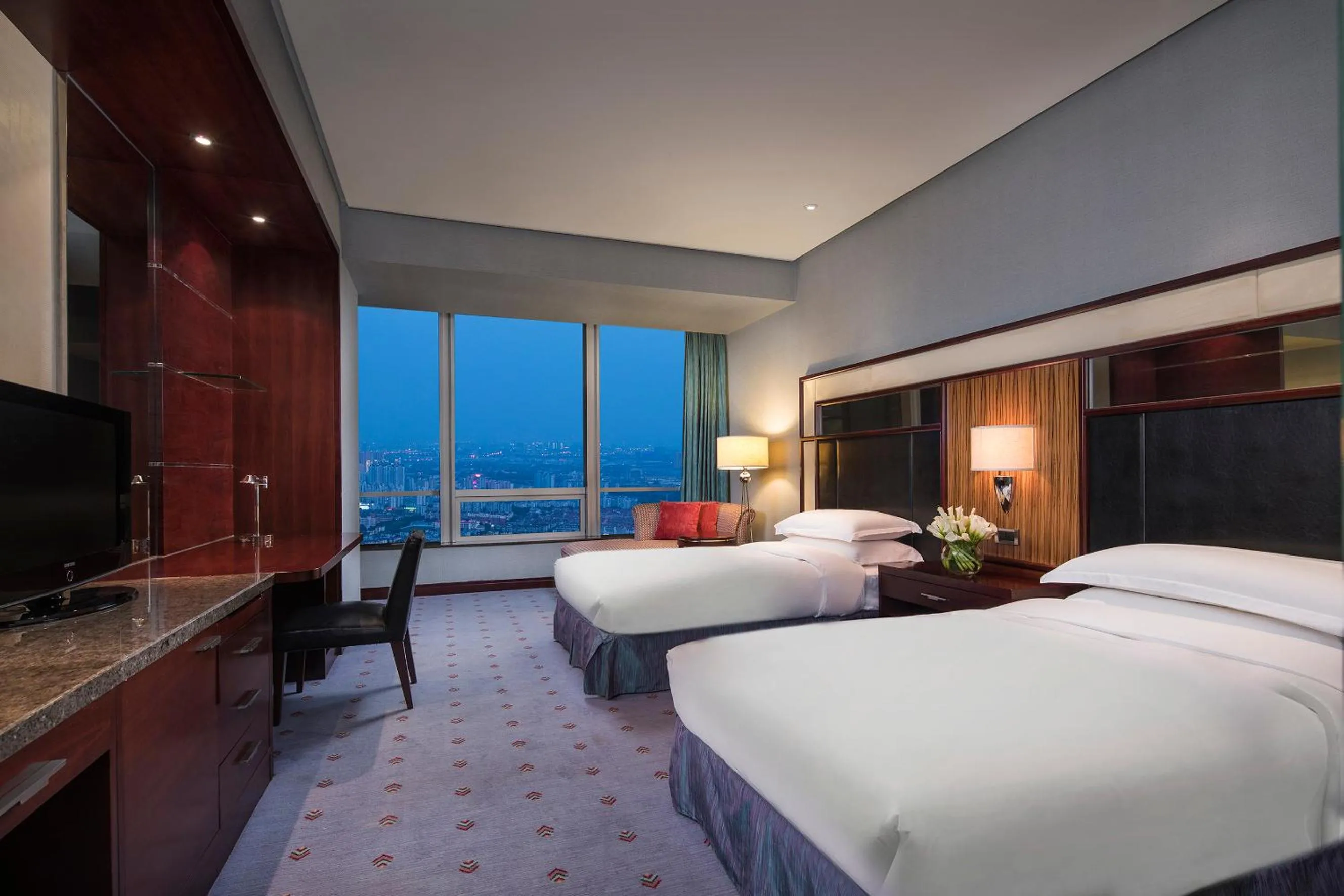 Property building, Bed in Crowne Plaza Wuxi City Center