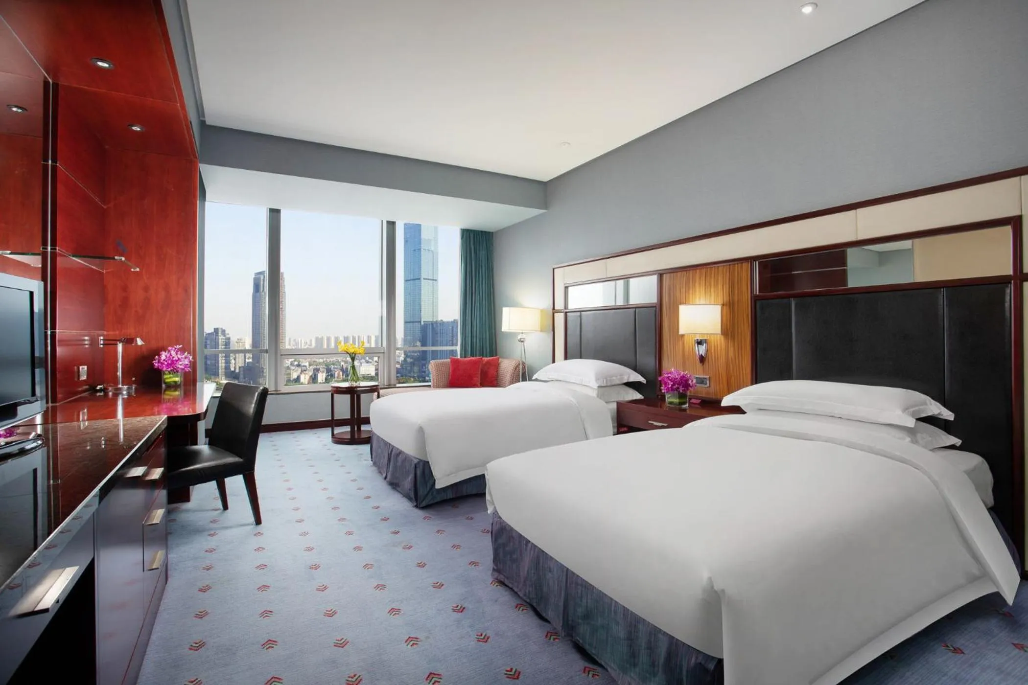 Photo of the whole room, Bed in Crowne Plaza Wuxi City Center