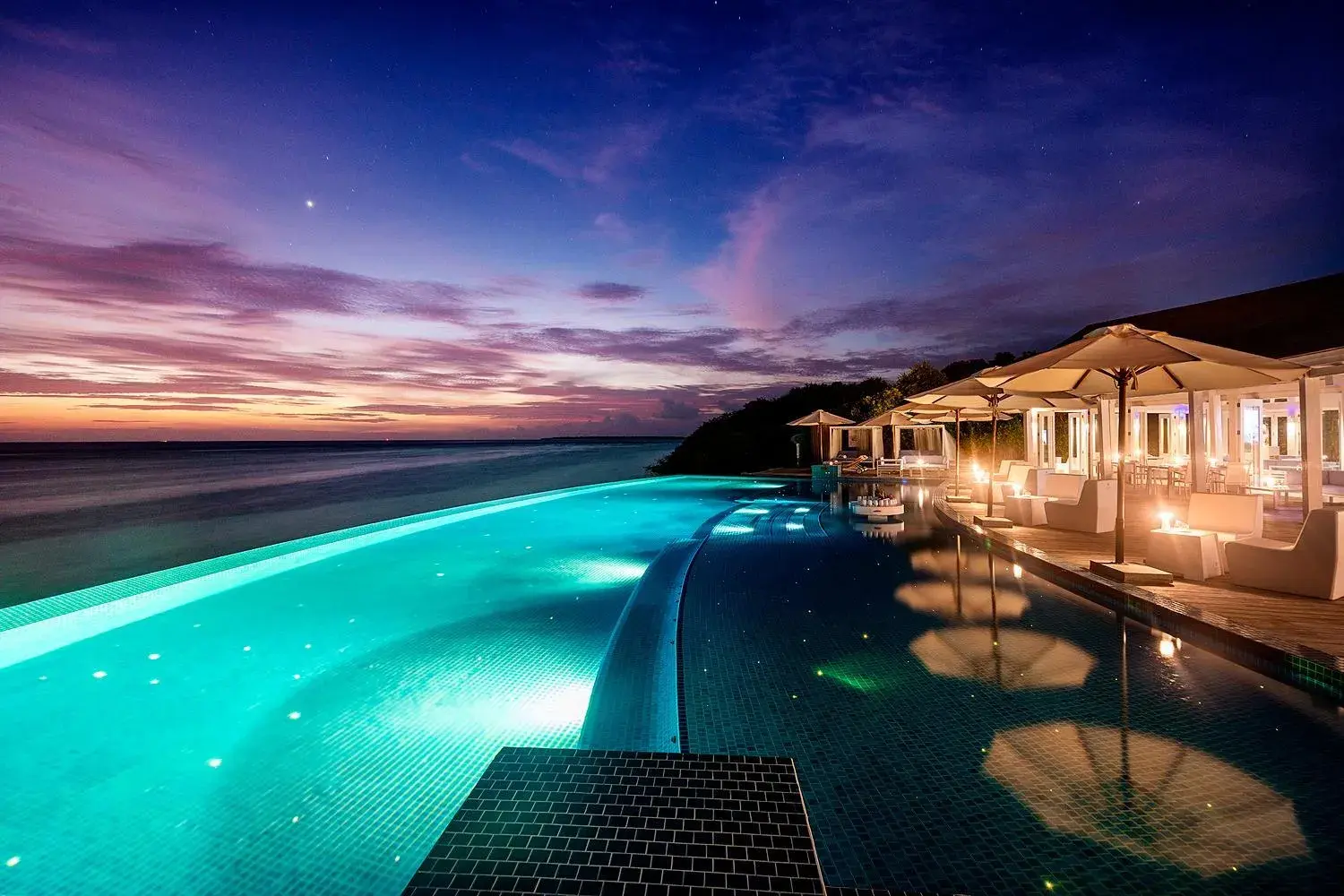 Restaurant/places to eat in Hideaway Beach Resort & Spa, FREE SHARED CHARTER FLIGHT for two on stays of 7 or more nights from September 2025 until 23rd December 2026 Restaurant/places to eat in Hideaway Beach Resort & Spa, FREE SHARED CHARTER FLIGHT for two on stays of 7 or more nights from September 2025 until 23rd December 2026