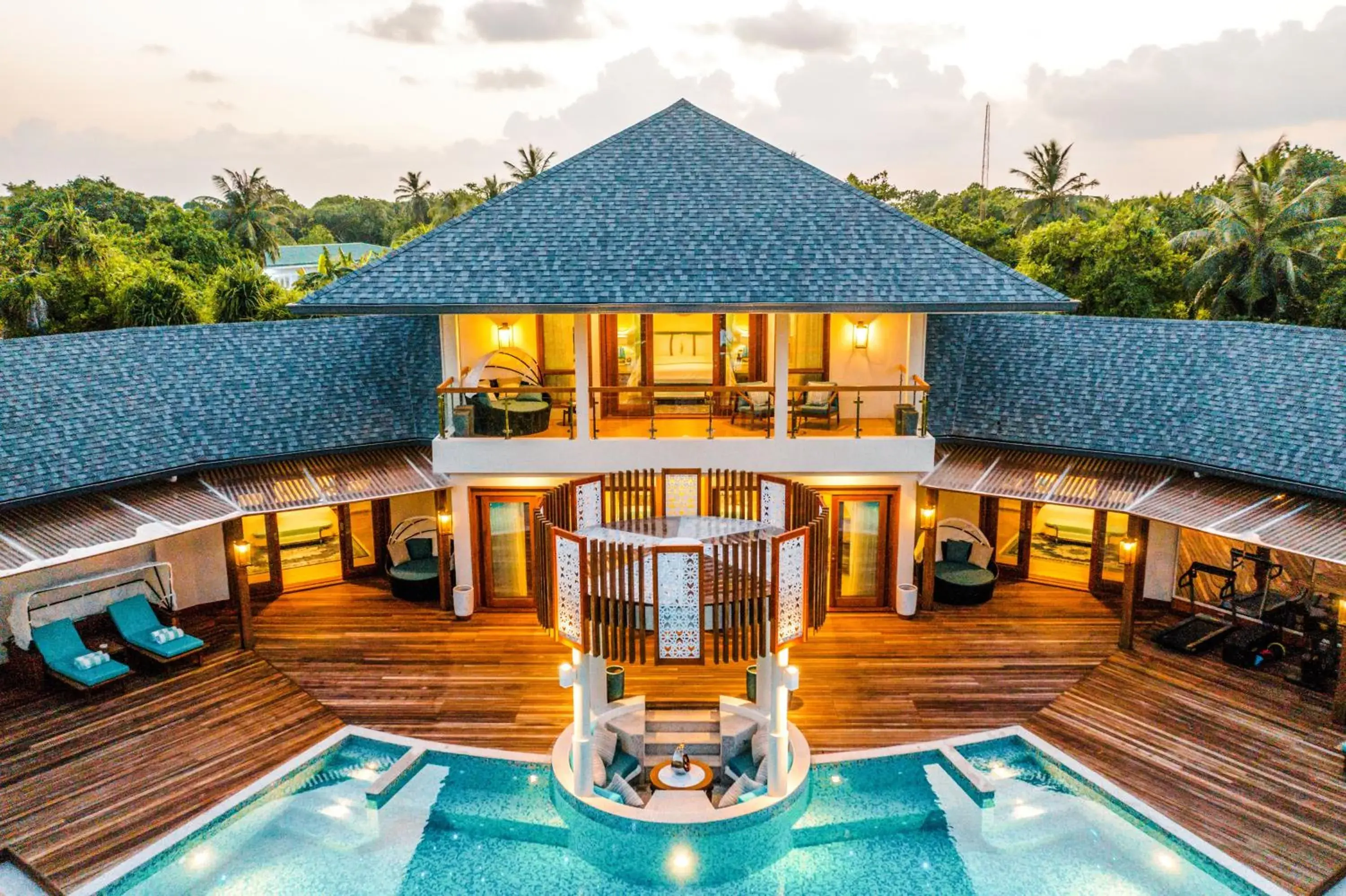 Property building in Hideaway Beach Resort & Spa, FREE SHARED CHARTER FLIGHT for two on stays of 7 or more nights from September 2025 until 23rd December 2026 Property building in Hideaway Beach Resort & Spa, FREE SHARED CHARTER FLIGHT for two on stays of 7 or more nights from September 2025 until 23rd December 2026