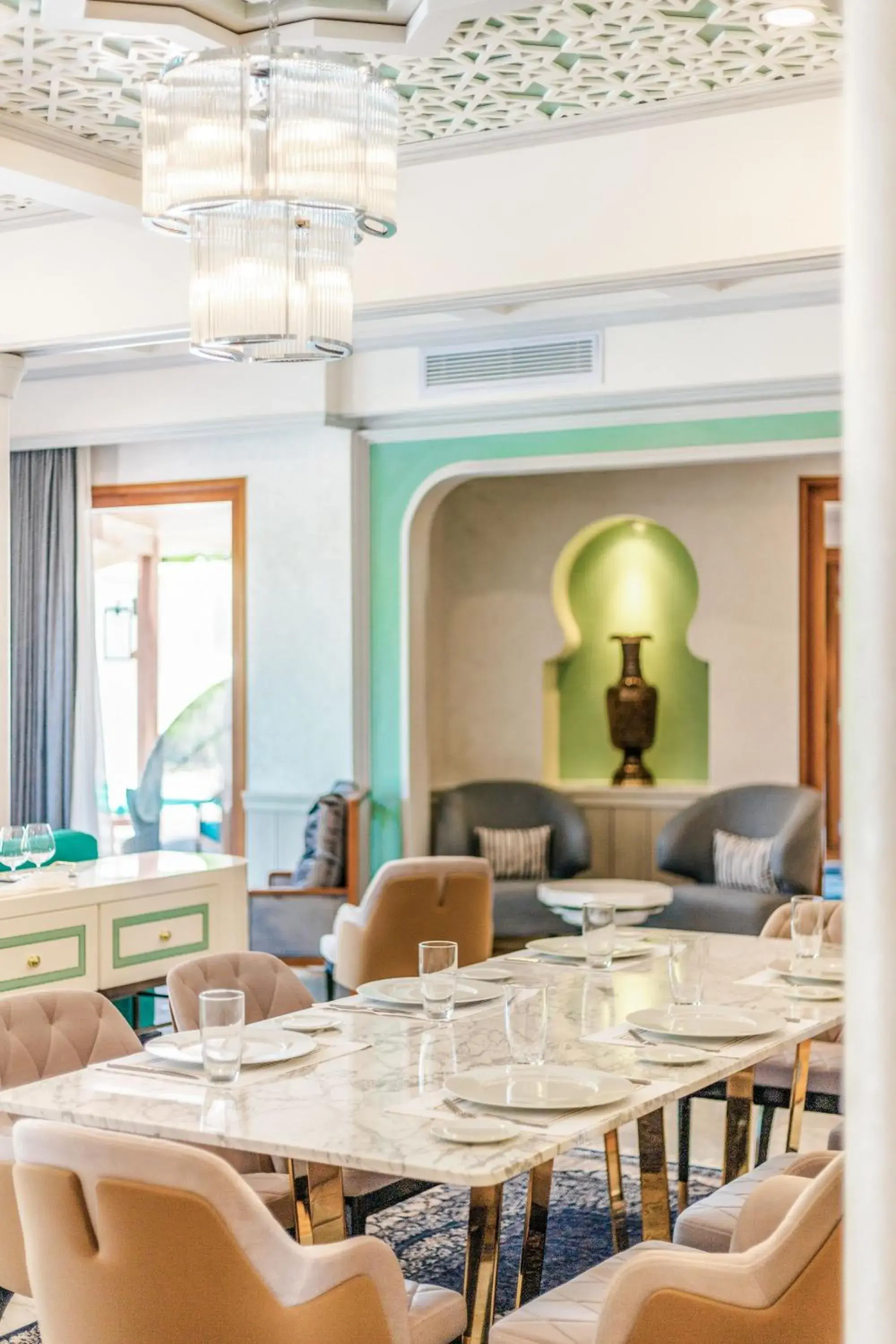 Restaurant/places to eat in Hideaway Beach Resort & Spa, FREE SHARED CHARTER FLIGHT for two on stays of 7 or more nights from September 2025 until 23rd December 2026 Restaurant/places to eat in Hideaway Beach Resort & Spa, FREE SHARED CHARTER FLIGHT for two on stays of 7 or more nights from September 2025 until 23rd December 2026